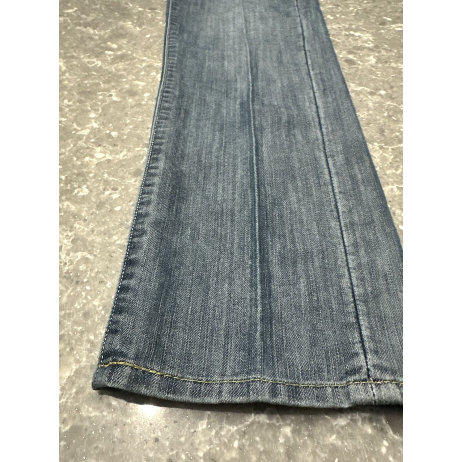 Denime Levi’s 511 Jeans Skinny Fit 34x32 Blue Wash Denim Cotton Blend Stretch Zip Pocket 5-Pocket Men Regular Size Type: Jeans Size US 34 / EU 50 - 5 Thumbnail