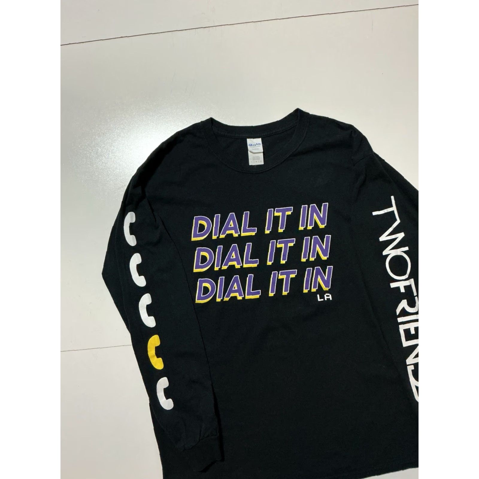 Gildan Dial It In x Two Friends Los Angeles DJ House Dance Official Merch L/S T-Shirt L Black Mens Gildan Painted Angel Graphic Size US L / EU 52-54 / 3 - 3 Thumbnail