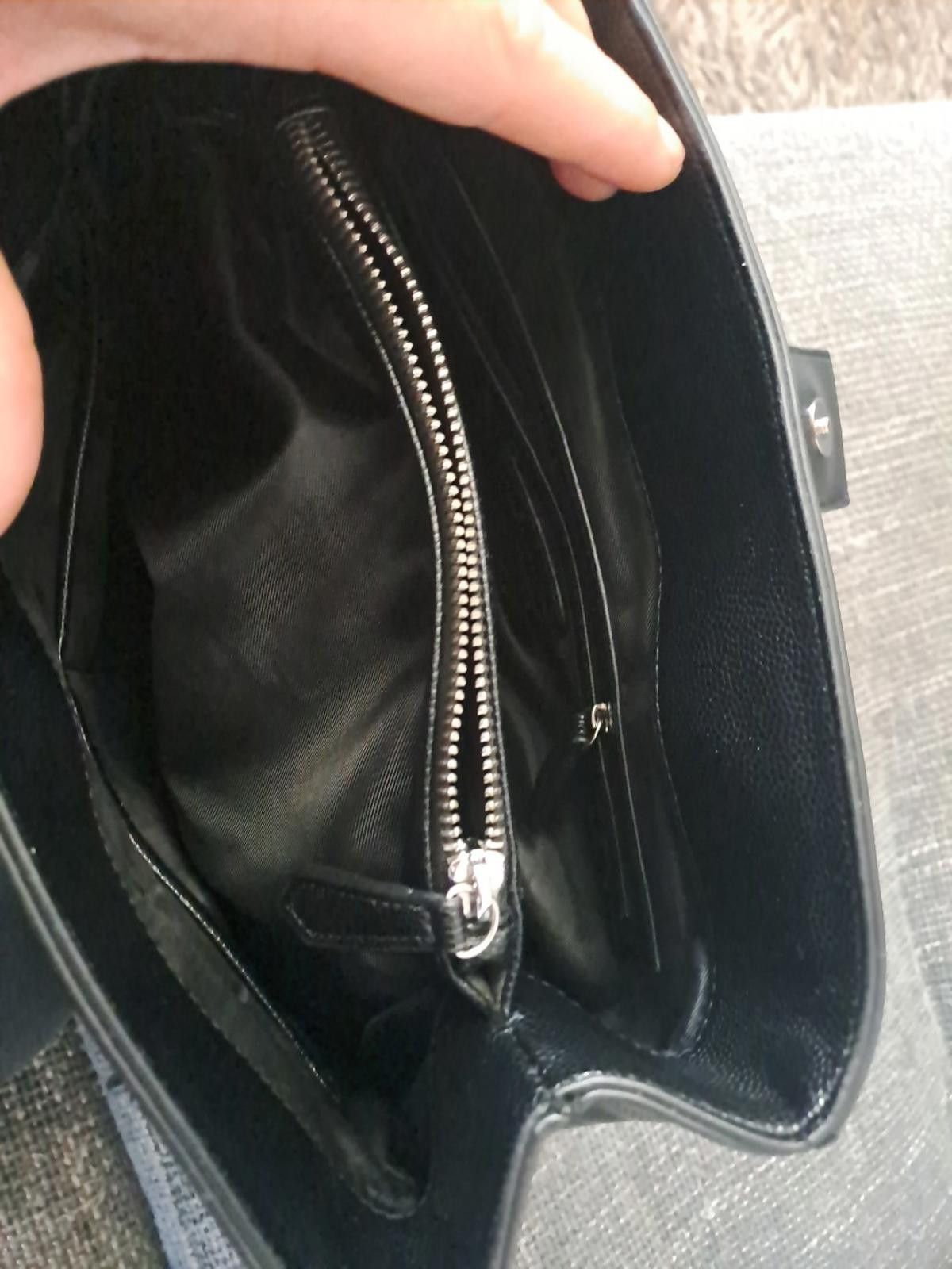Valentino Valentino Ladies Black Leather Handbag Chain Strap Valentino Size ONE SIZE - 8 Thumbnail