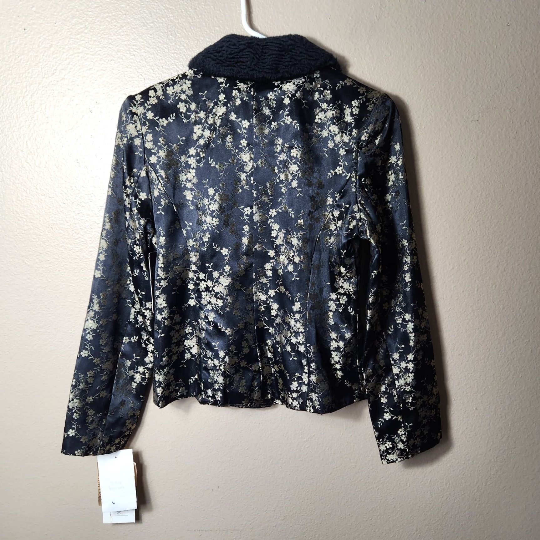Vintage VINTAGE Scott McClintock Jacket Black Gold Floral Brocade Faux Fur Collar Size M / US 6-8 / IT 42-44 - 4 Thumbnail