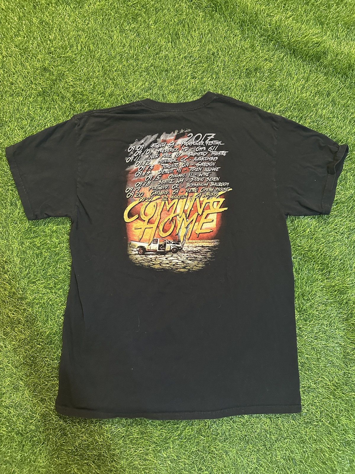 Band Tees Pain coming home 2017 tour tee shirt size L Size US L / EU 52-54 / 3 - 2 Thumbnail