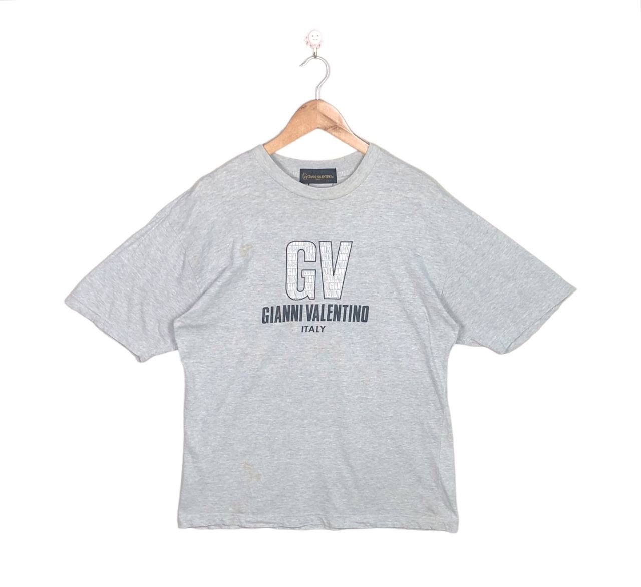 Designer Vintage Gianni Valentino Big Logo Grey Tshirt Size US L / EU 52-54 / 3 - 1 Thumbnail