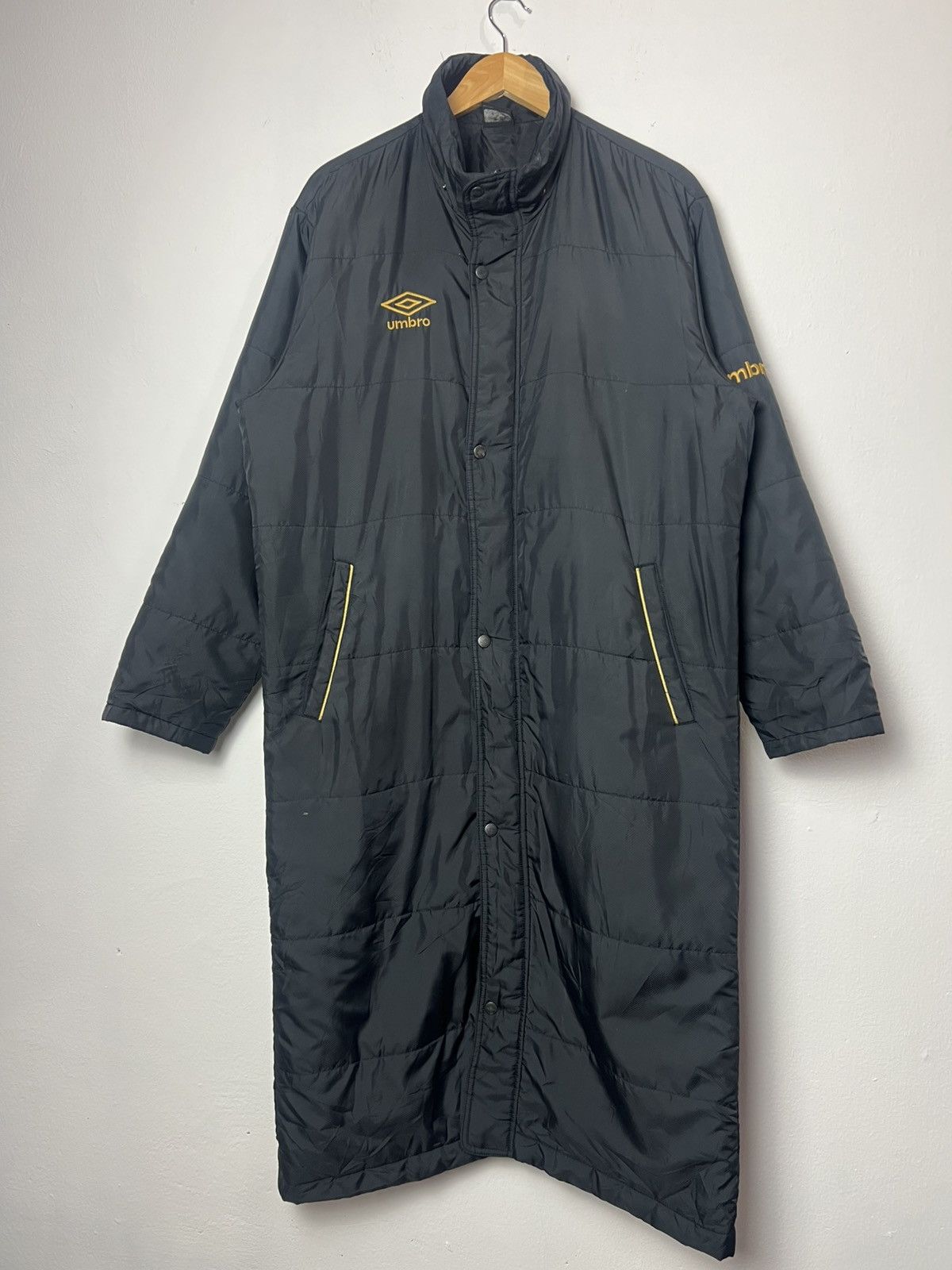 Vintage Vintage Umbro Padded Bench Long Trench Jacke Size US M / EU 48-50 / 2 - 1 Thumbnail