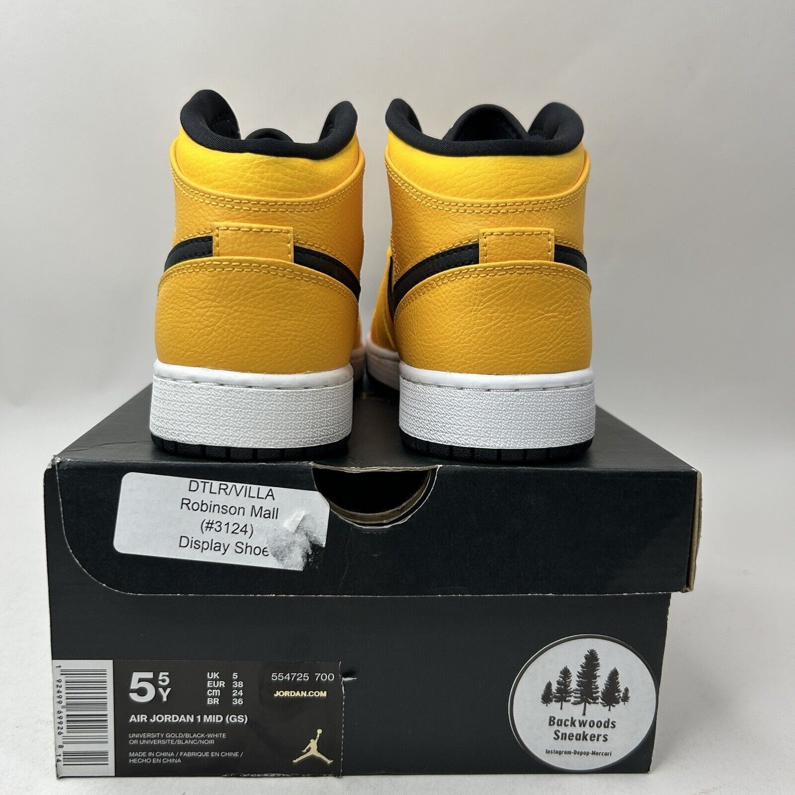 Nike Nike Air Jordan 1 Mid GS “University Gold” 2023 Size US 7 / IT 37 - 4 Thumbnail