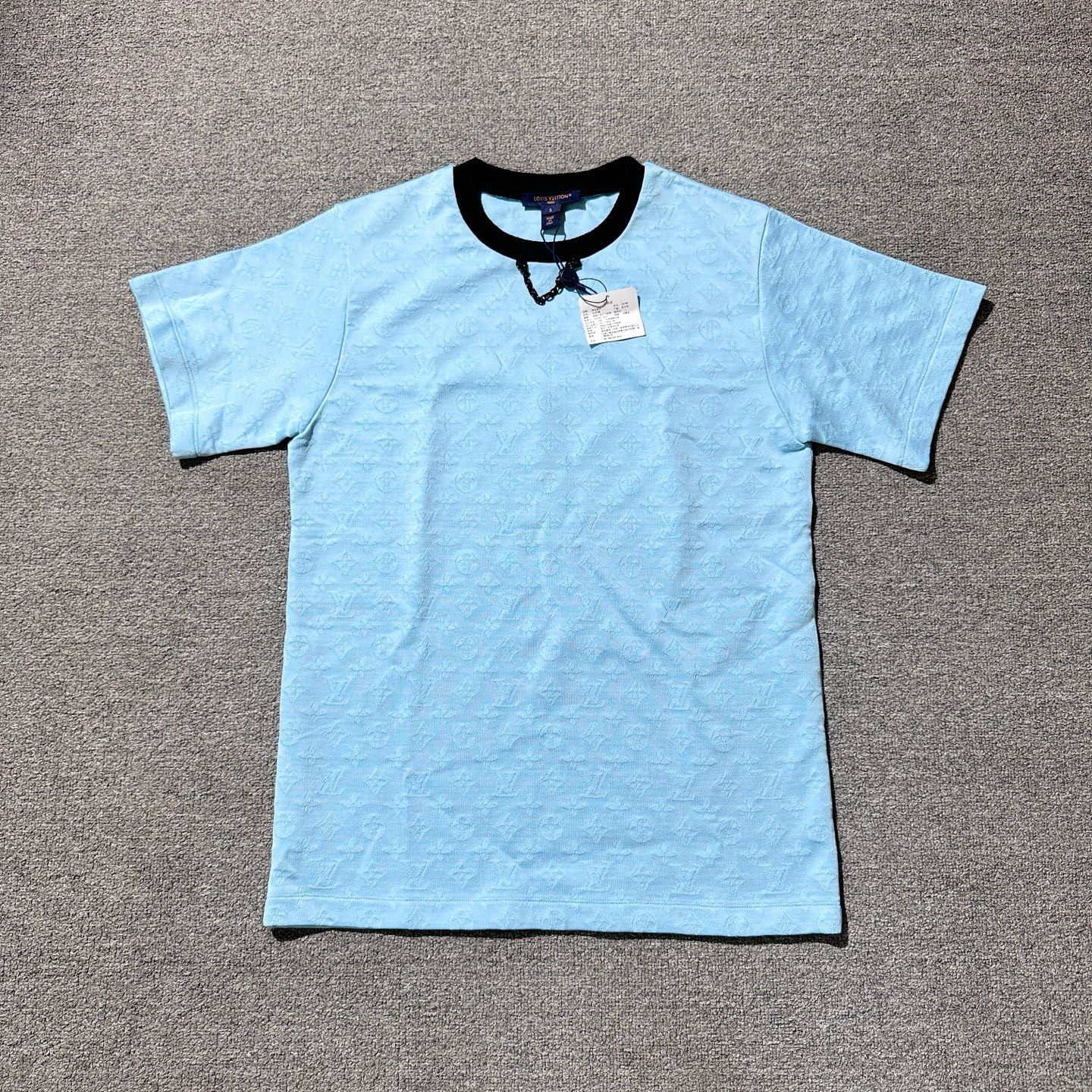 Louis Vuitton Louis Vuitton Monogram Embossed T-Shirt Size S Size S / US 4 / IT 40 - 1 Thumbnail