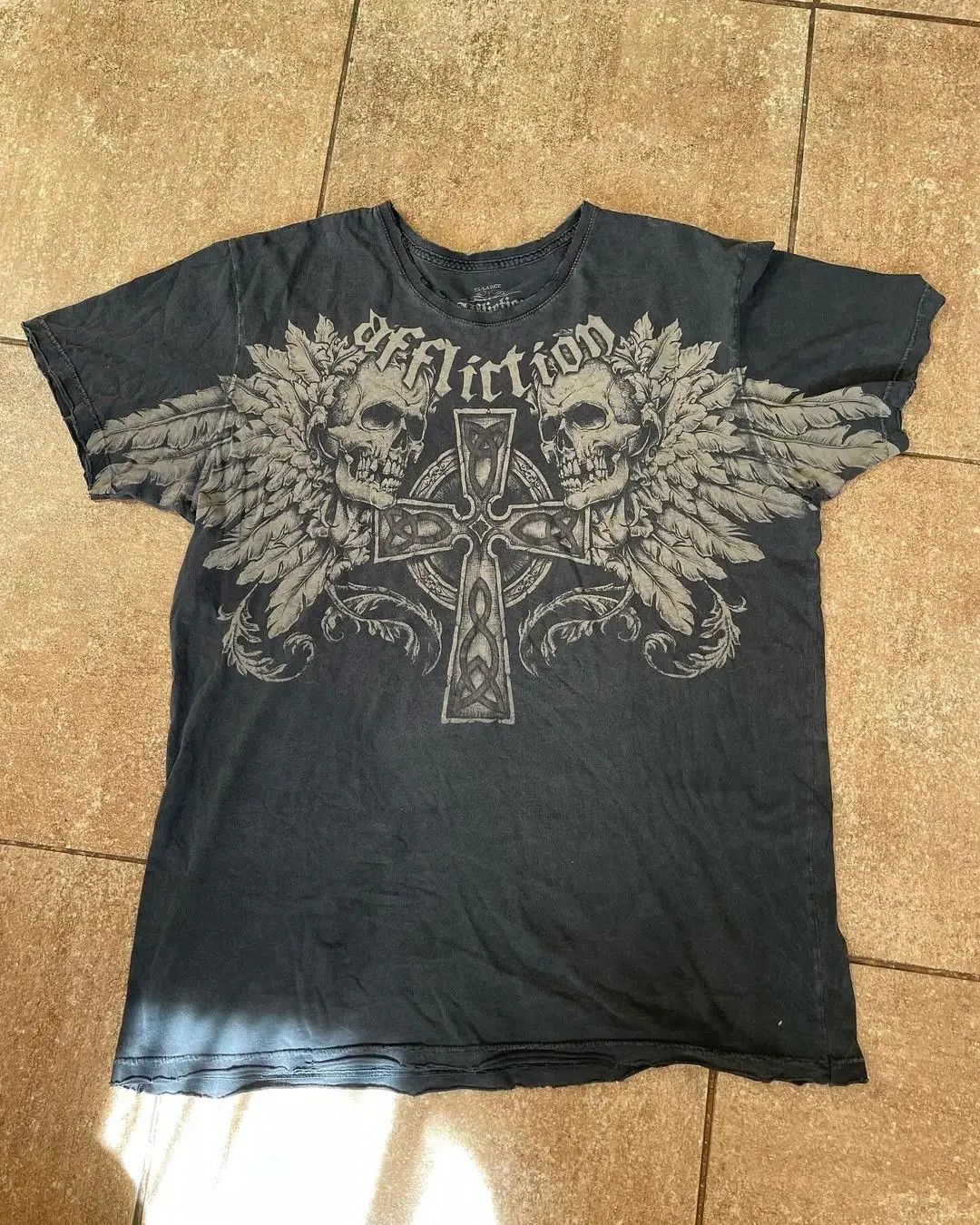Vintage American Skull TShirt Size US XL / EU 56 / 4 - 1 Thumbnail