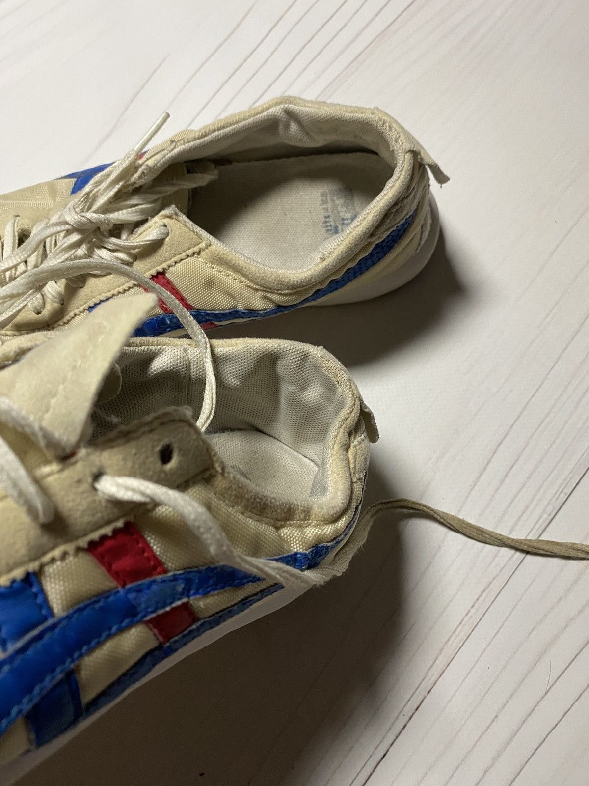 Japanese Brand × Onitsuka Tiger × Vintage Vintage Onitsuka Tiger Mexico 66 worn distressed sneakers Size US 6.5 / EU 39-40 - 16 Thumbnail