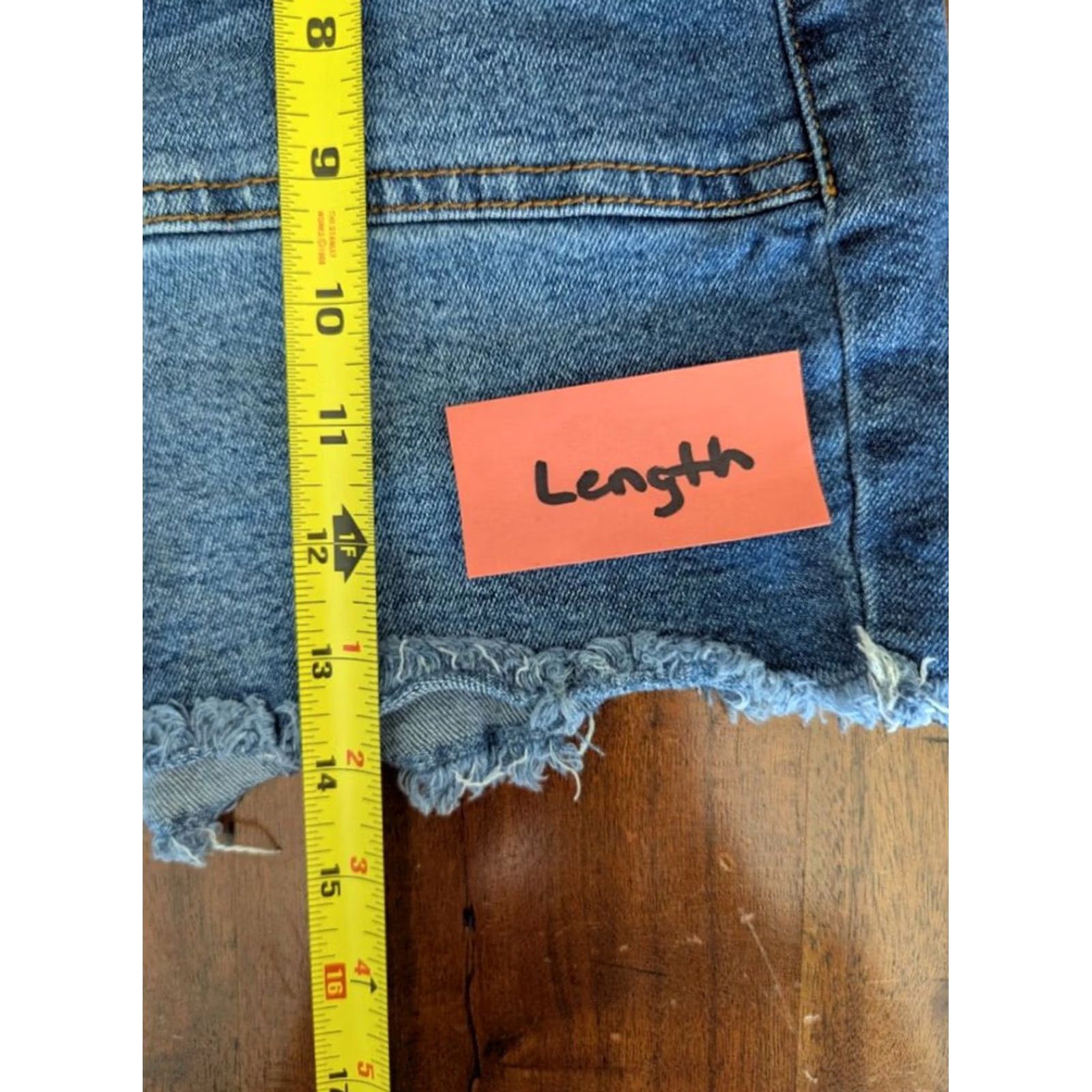 Vintage YMI Dream Denim High Rise Button Fly Raw Hem Shorts Size 13/31 Medium Wash EUC Womens Shorts Size 34" / US 12 / IT 48 - 5 Thumbnail