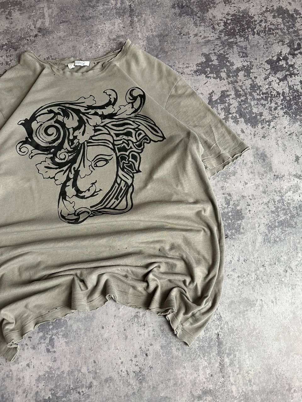 Versace Versace Gray Logo T-Shirt Distressed Size US M / EU 48-50 / 2 - 2 Thumbnail