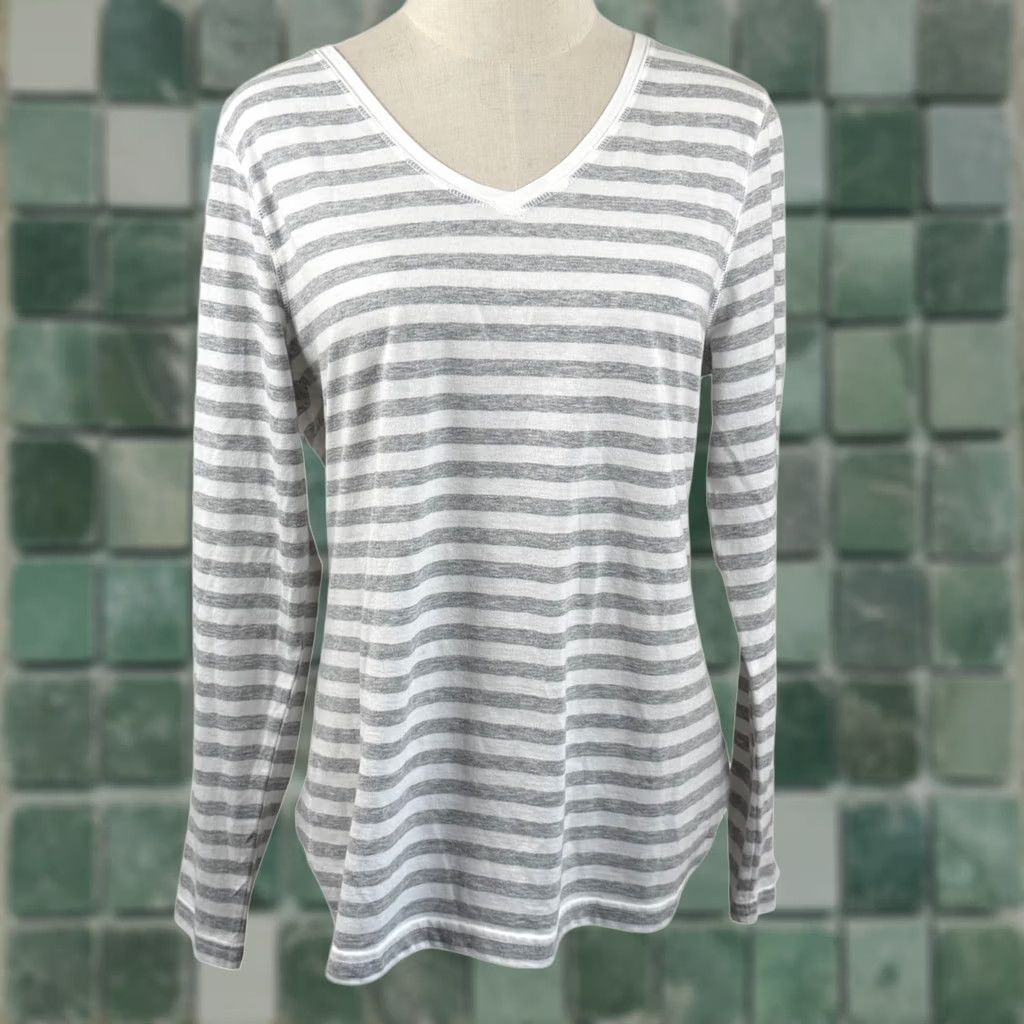 Vintage Danskin Now Active Tee XL Grey White Striped V Neck Long Sleeve Breathable Basic Size XL / US 12-14 / IT 48-50 - 1 Thumbnail