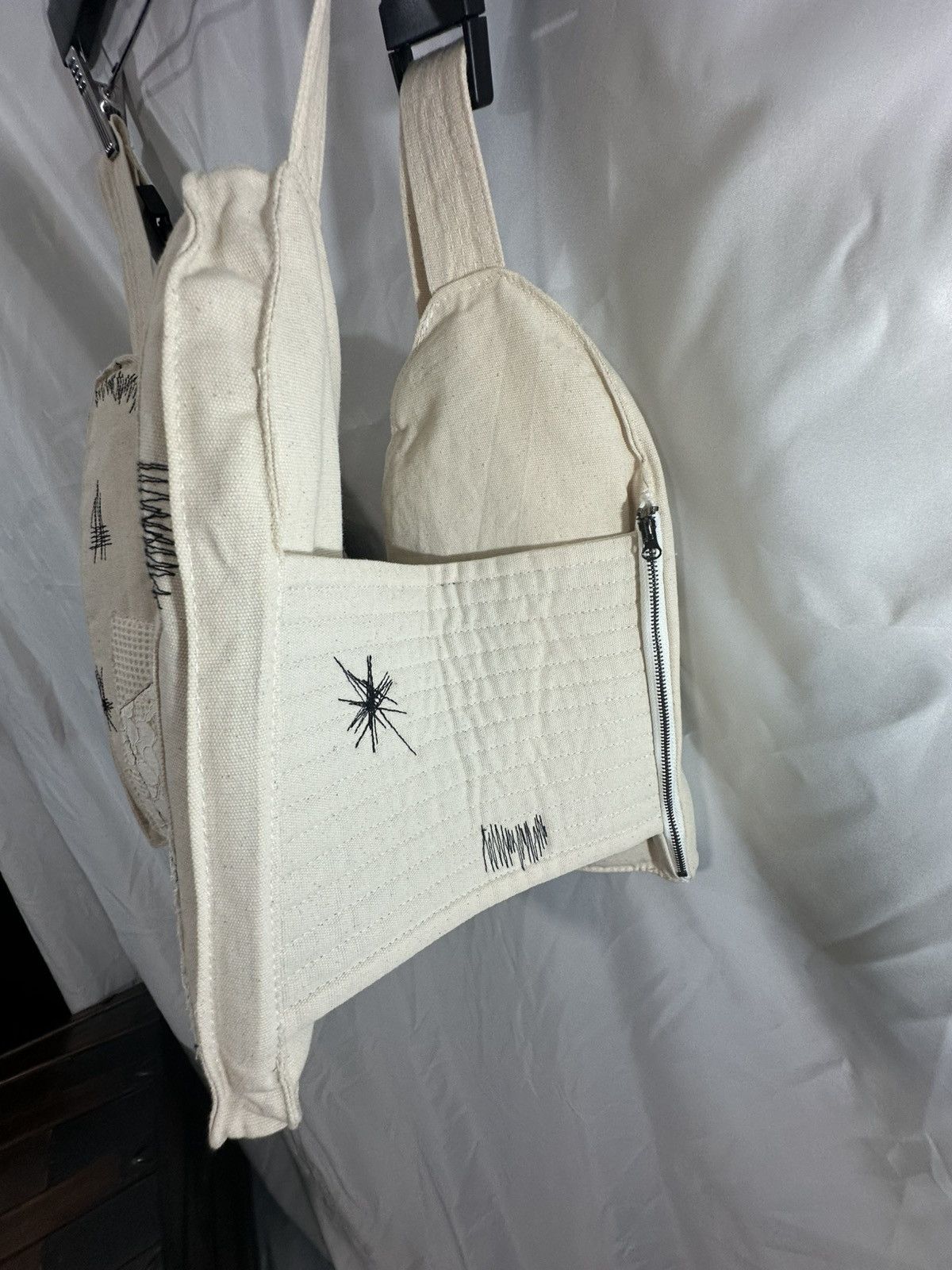 Who Decides War Who Decides War Vest Bag Size ONE SIZE - 8 Thumbnail