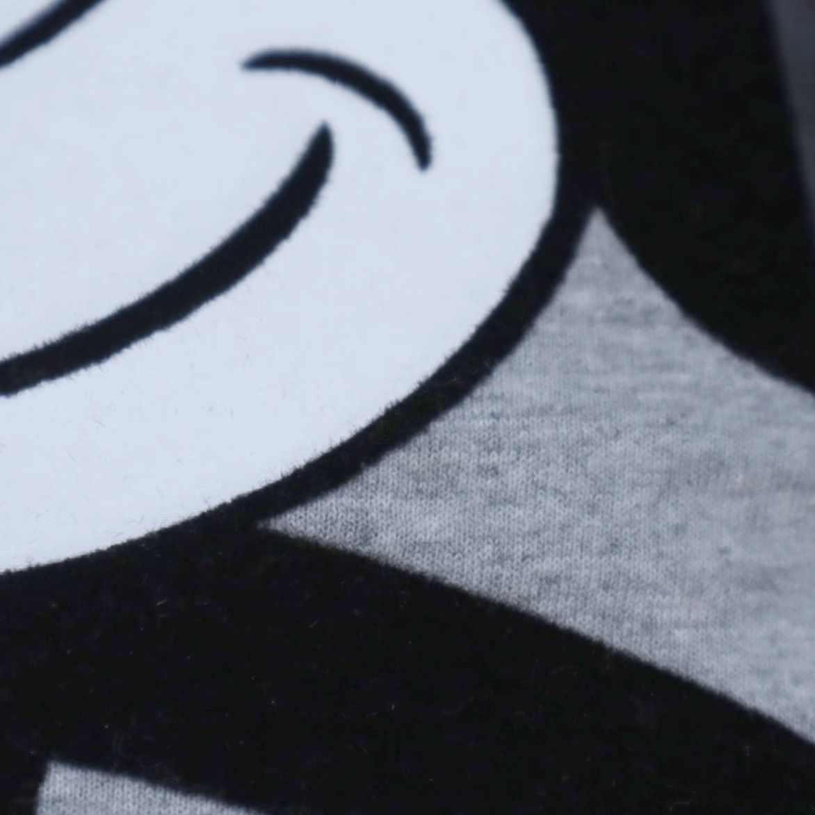 Disney VINTAGE Disney Mickey Mouse Felt Graphic Solid T-Shirt Gray Men's XL Size US XL / EU 56 / 4 - 7 Thumbnail