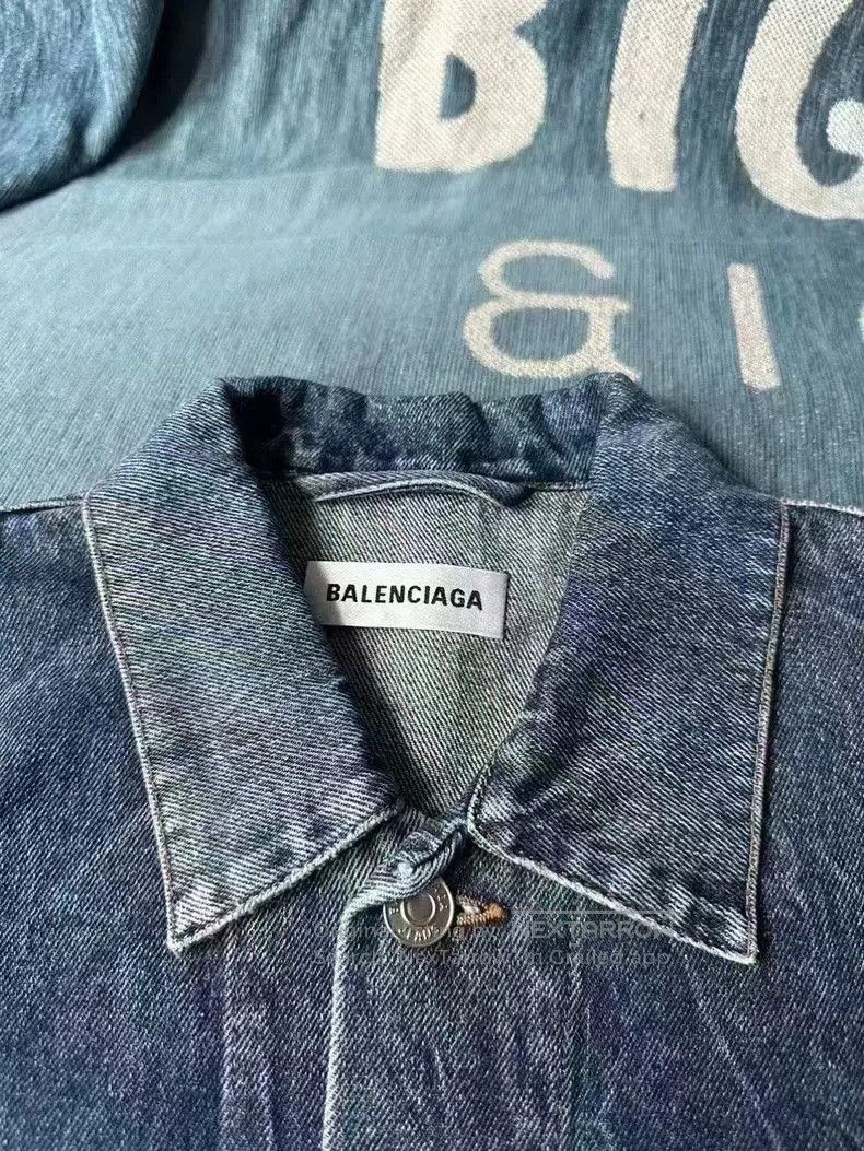 Balenciaga Balenciaga Back Logo Denim Jacket. Size US XS / EU 42 / 0 - 3 Thumbnail