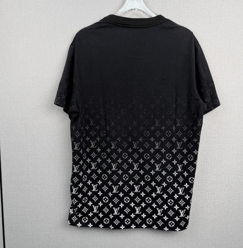 Louis Vuitton Louis Vuitton crew neck short sleeve Size US M / EU 48-50 / 2 - 2 Thumbnail
