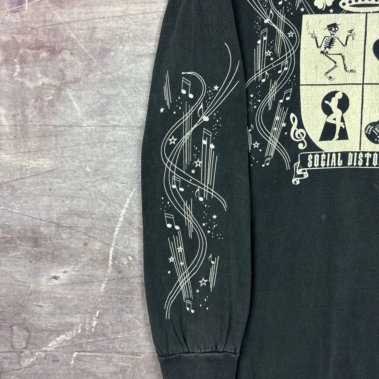 Alstyle 00s Black Social Distortion Music Note LS Graphic Shirt 2900 Size US M / EU 48-50 / 2 - 6 Thumbnail