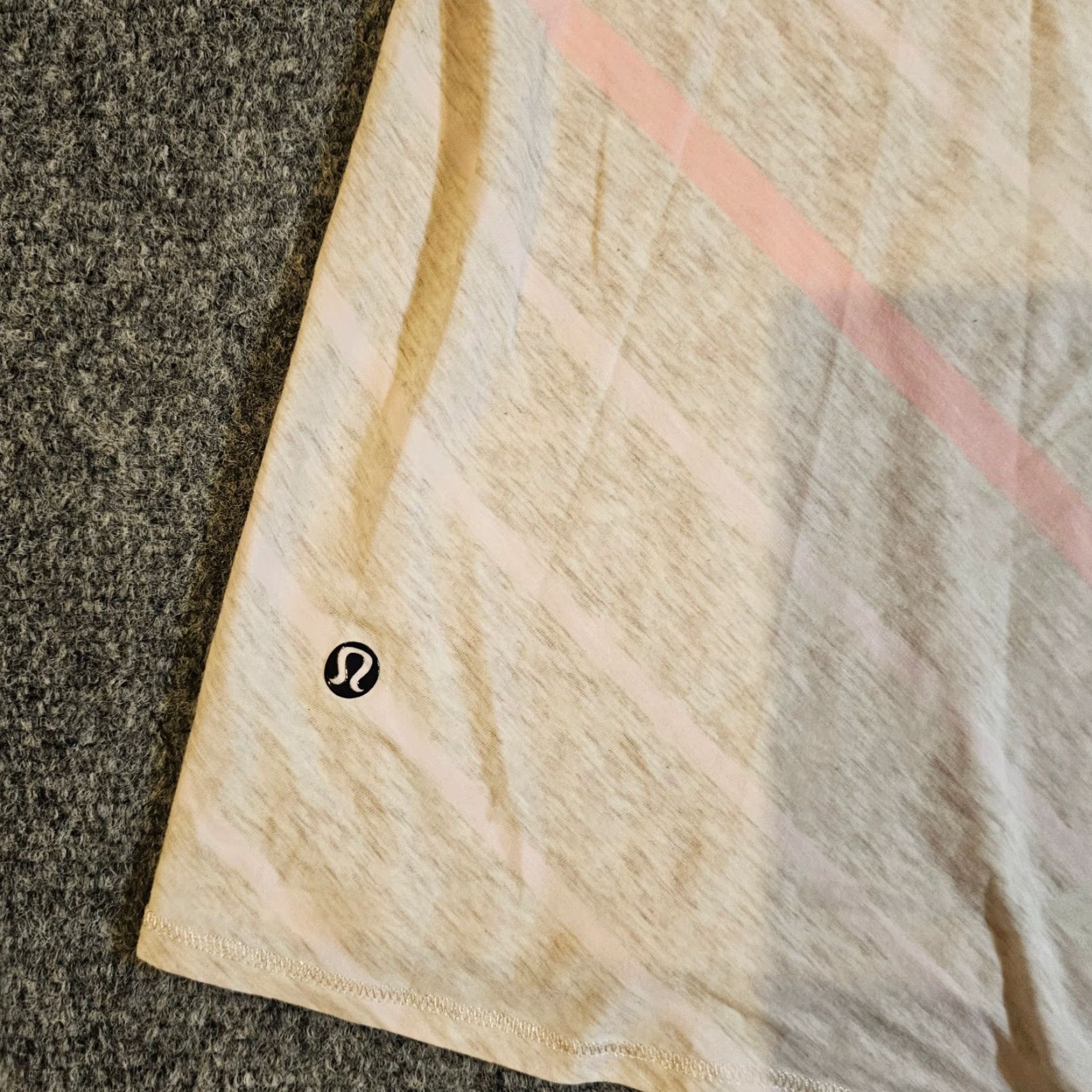 Lululemon Lululemon Tank Top Womens Medium Gray Pink Stripe Racerback Casual Size M / US 6-8 / IT 42-44 - 7 Thumbnail
