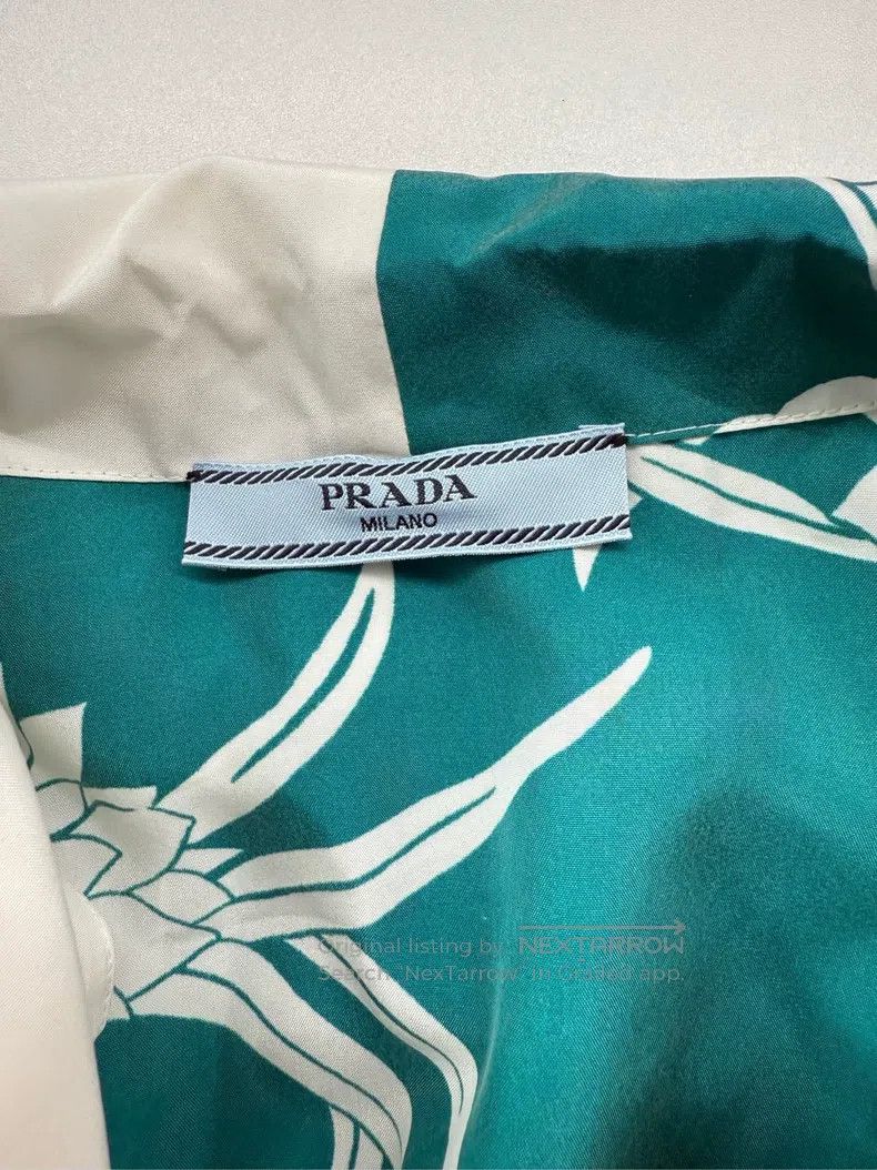 Prada Prada Mulberry silk short-sleeved vacation style shirt Size XXS / US 00 / IT 34 - 3 Thumbnail