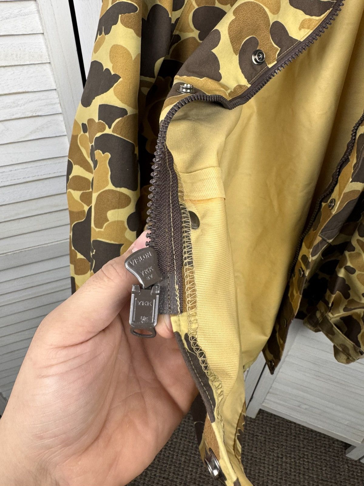 Vintage Vintage GORE-TEX Waterproof Camouflage Jacket Brown Beige Size US L / EU 52-54 / 3 - 13 Thumbnail