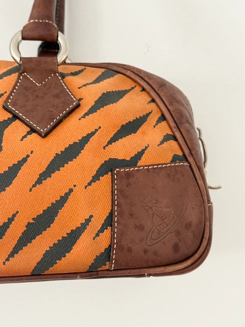 Vivienne Westwood Vivienne Westwood size os Vintage Yellow-Brown Tiger Patter Size ONE SIZE - 3 Thumbnail