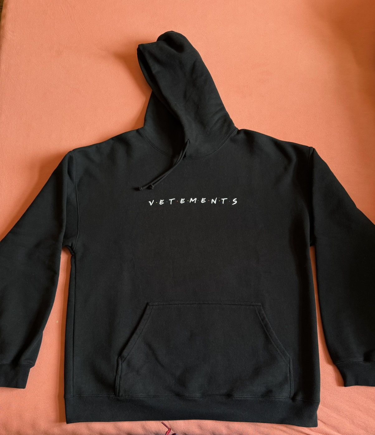 Vetements Vetements Hoodie Frienldy Logo black Great condition Size US S / EU 44-46 / 1 - 1 Thumbnail