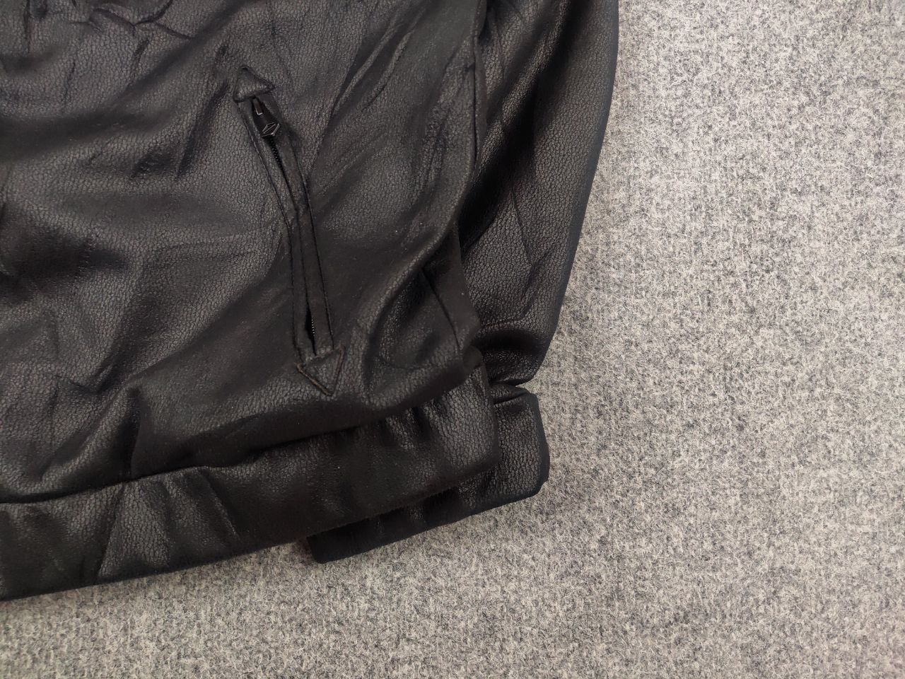 Billabong Billabong Faux Leather Black Bomber Hooded Jacket Vintage Size US XL / EU 56 / 4 - 7 Thumbnail