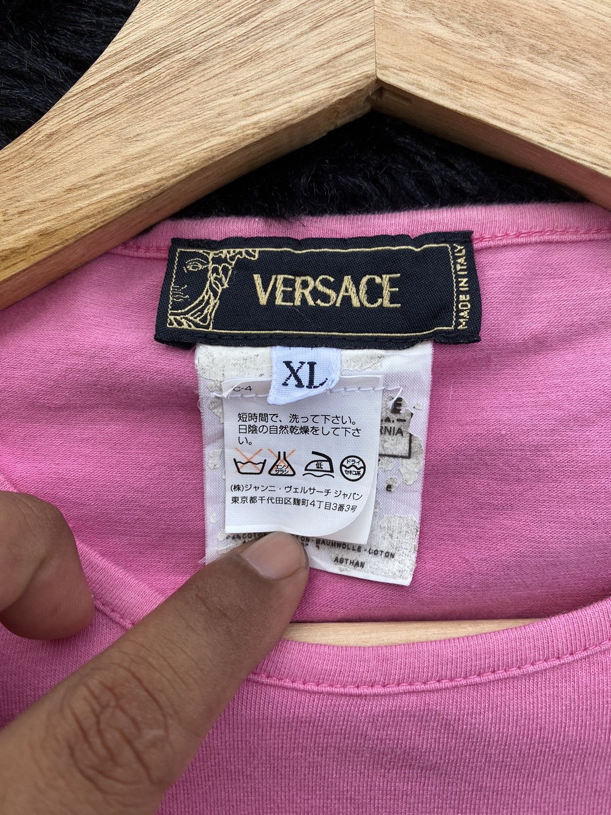 Versace Rare Vintage VERSACE Swarovski Pink Tshirt Size S / US 4 / IT 40 - 10 Thumbnail