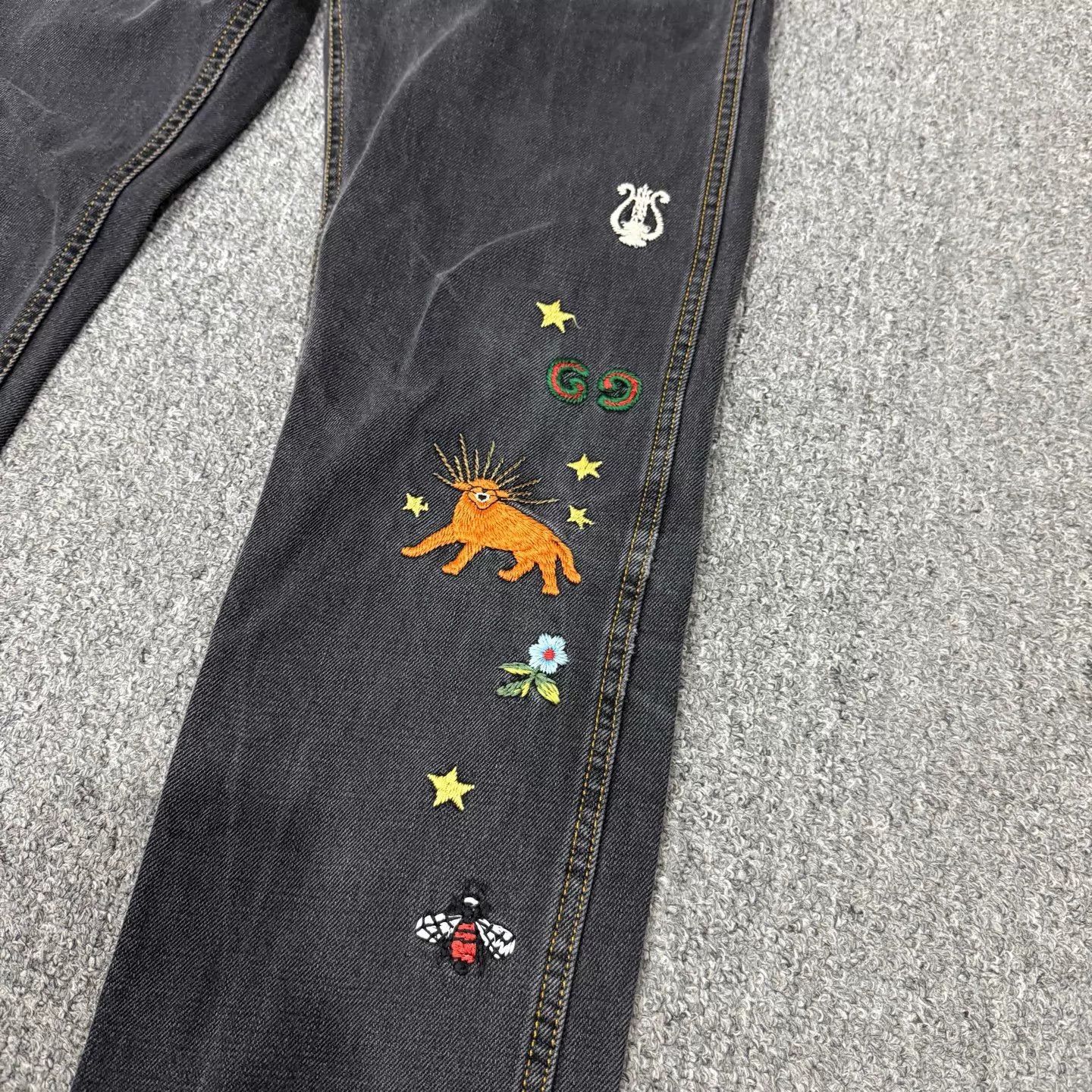 Gucci Gucci Deer Embroidered Jeans 30 (95 New) Size 30" / US 8 / IT 44 - 3 Thumbnail