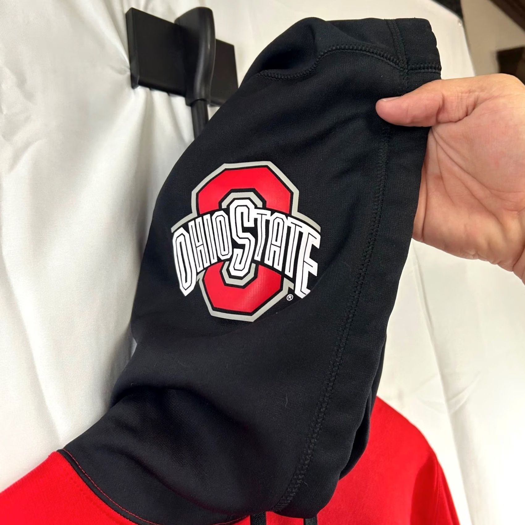 Nike Nike Buckeyes Hoodie Mens S Red Black Therma-FIT Pullover Sweatshirt Size US S / EU 44-46 / 1 - 7 Thumbnail