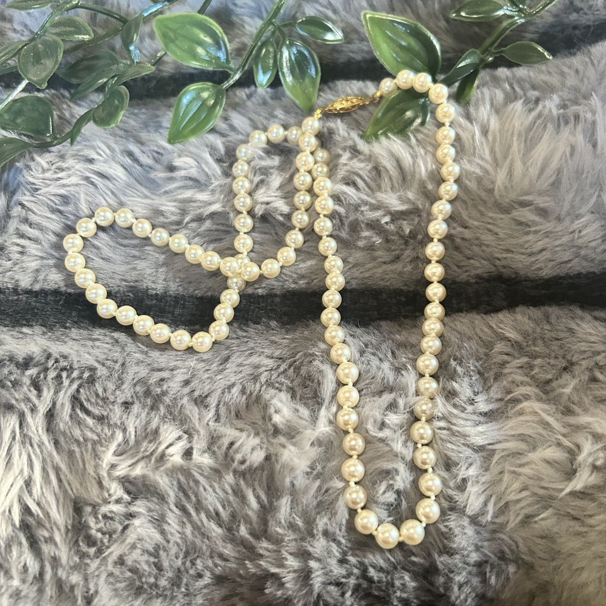 Vintage Vintage 70s-80s hand knotted bright cream pearl necklace Size ONE SIZE - 5 Thumbnail