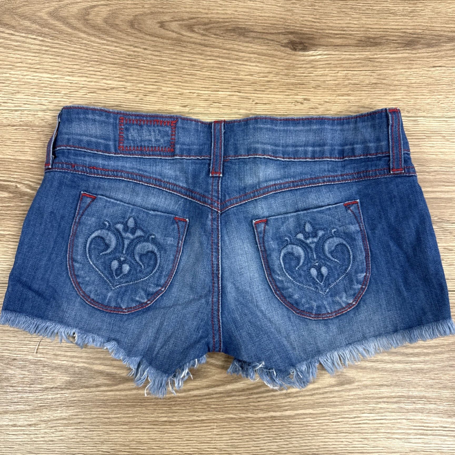 CAMILLA **Siwy Denim Low Rise Blue Cut-Off Jean Shorts Size 26** User: **Siwy Denim Low Rise Blue Cut-Off Jean Shorts Size 26** Size 26" / US 2 / IT 38 - 7 Thumbnail