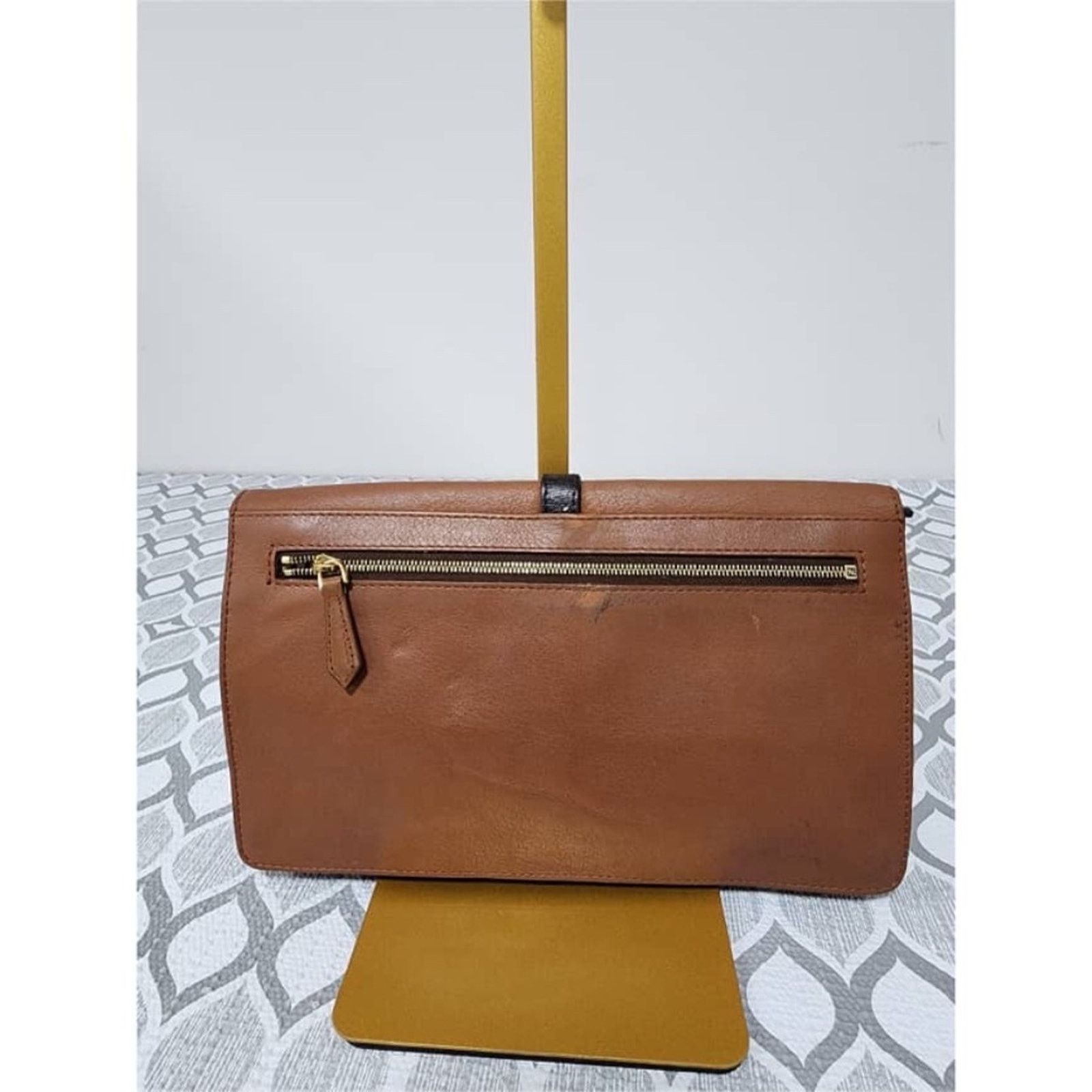 Fendi Fendi Leather Patent Leather Trim Fendista Envelope Clutch Size ONE SIZE - 4 Thumbnail