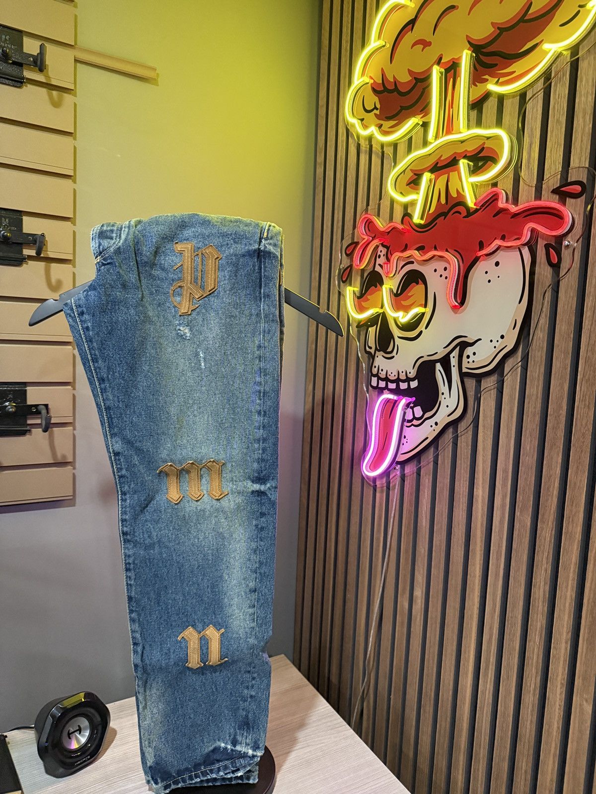 Palm Angels Palm Angels Logo Patch Jeans Size US 35 - 1 Thumbnail