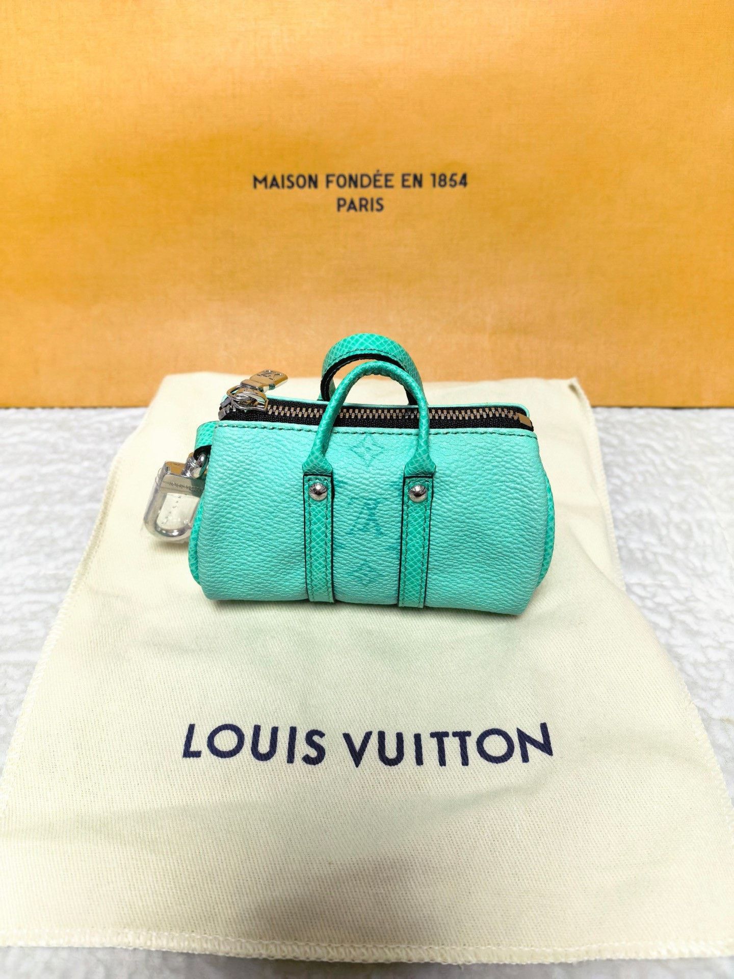 Louis Vuitton LV New Style Bag Charm Size ONE SIZE - 1 Thumbnail