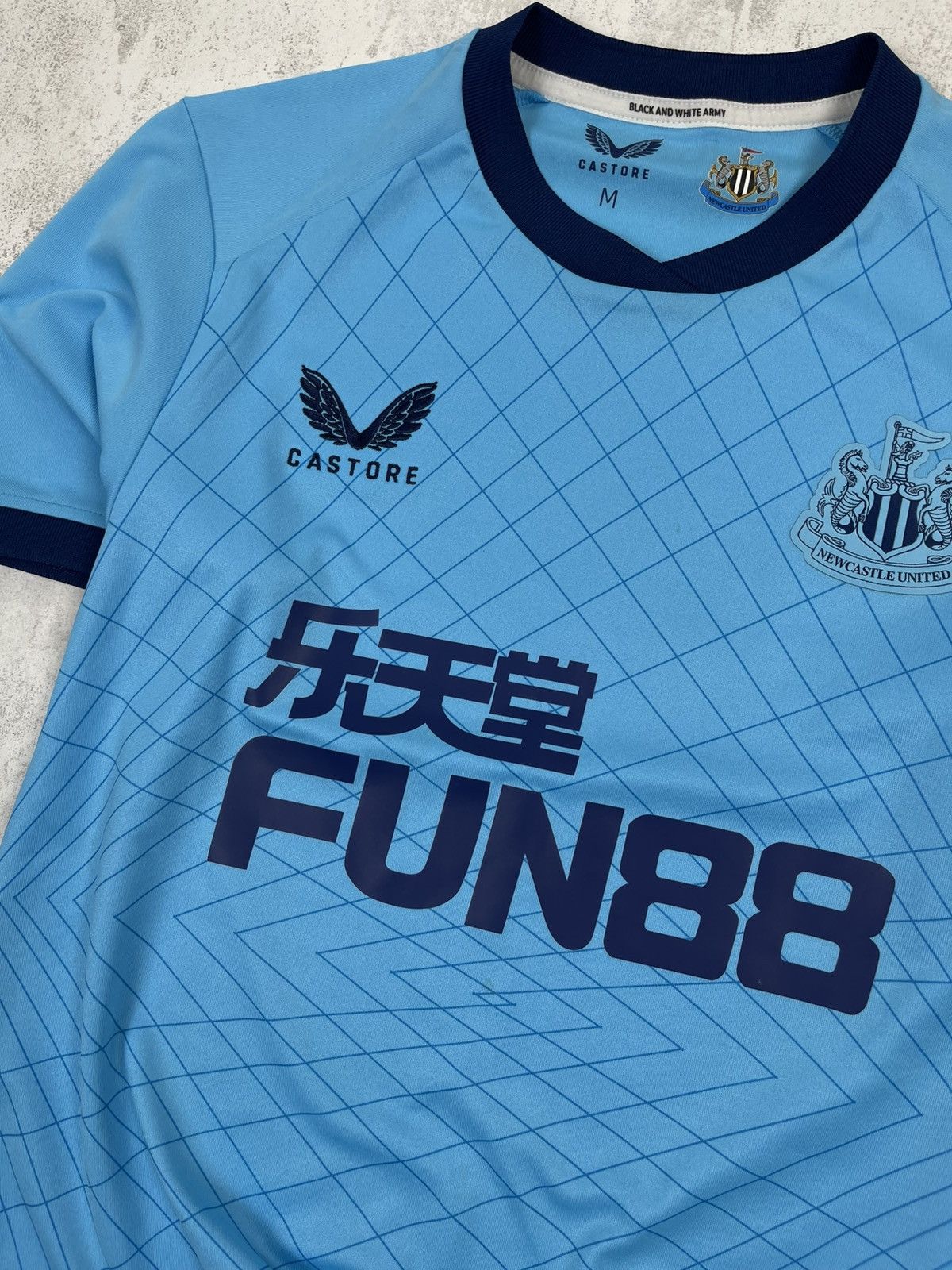 Castore 21/22 Newcastle United Castore Pro Tech Training Jersey Size US M / EU 48-50 / 2 - 4 Thumbnail