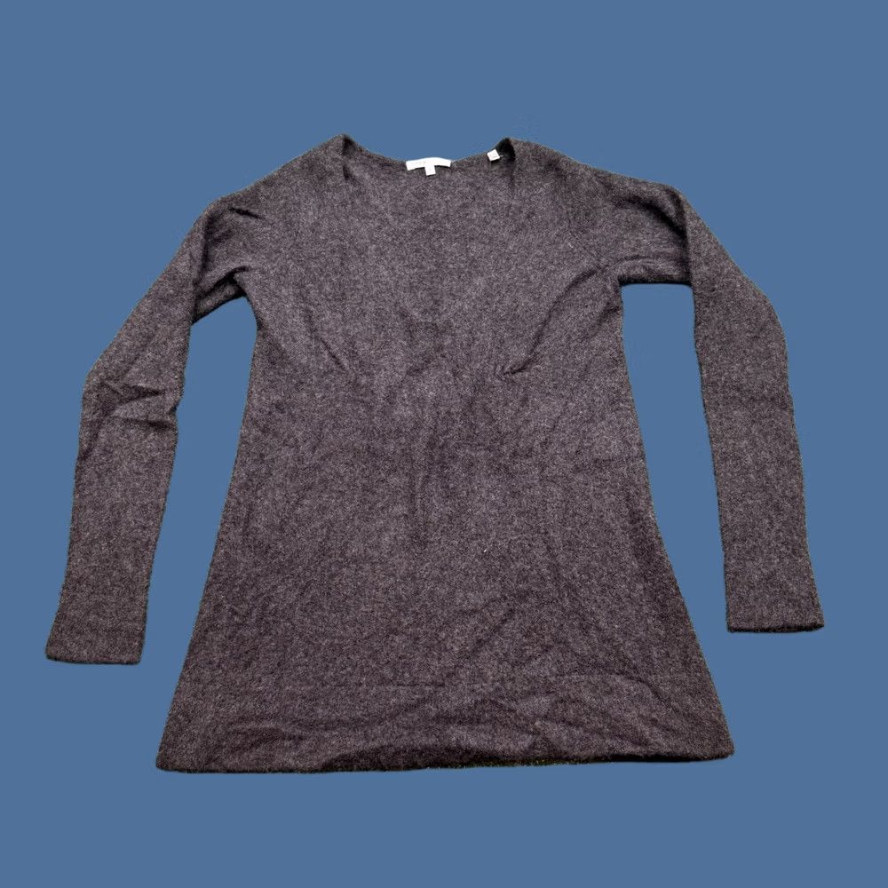 Vince Vince Sweater Womens Size M Gray Cashmere V Neck Long Sleeve Lightweight Stretch Size M / US 6-8 / IT 42-44 - 1 Thumbnail