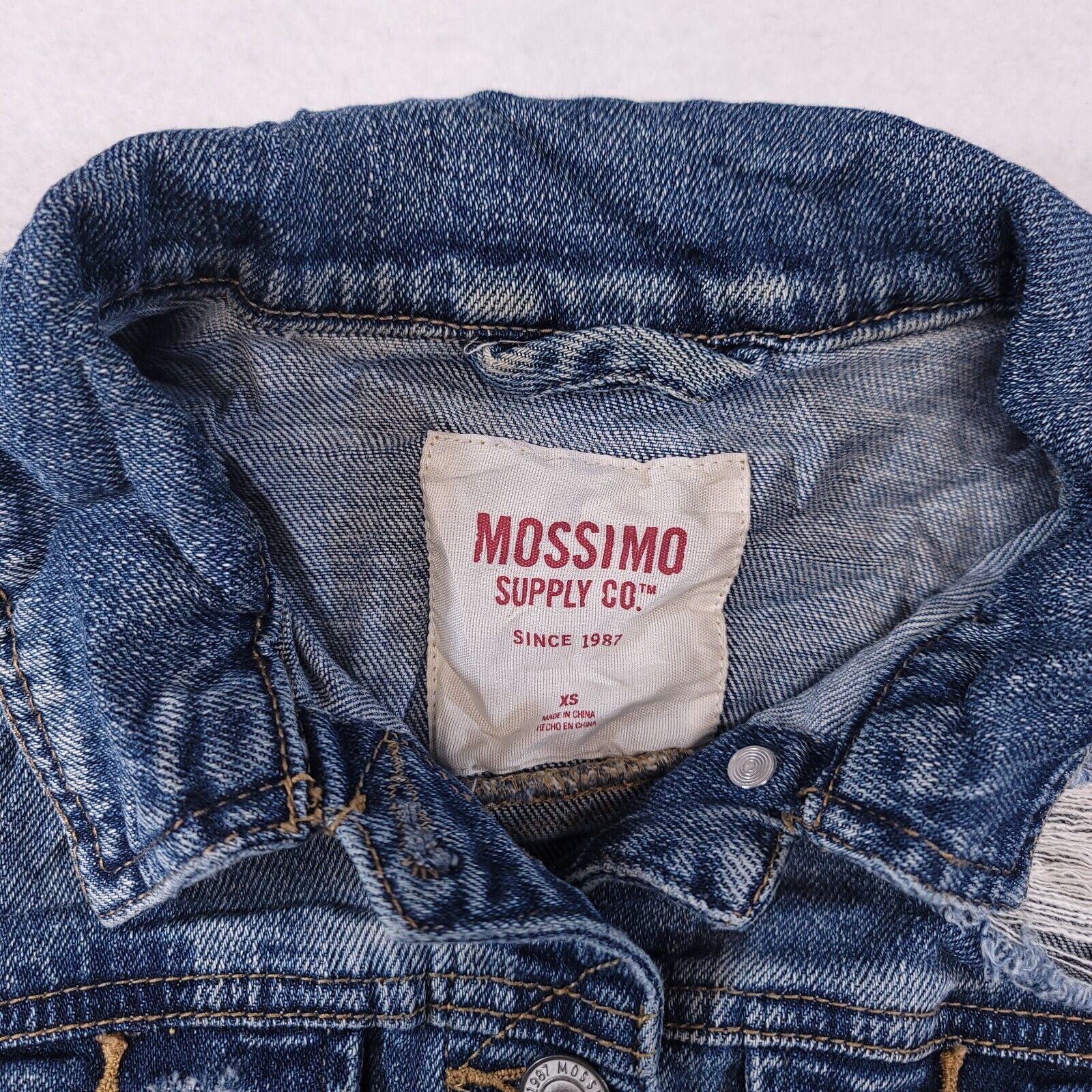 Mossimo Mossimo Casual Button Denim Jean Jacket Womens Size XS Blue Size XS / US 0-2 / IT 36-38 - 3 Thumbnail