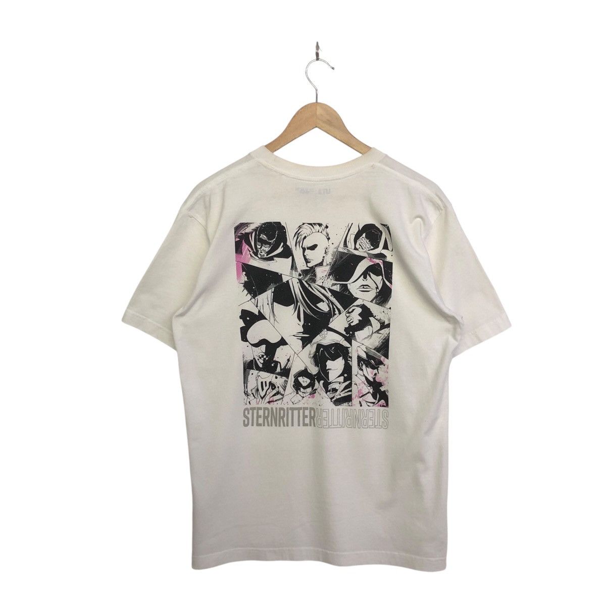 Uniqlo Bleach X Uniqlo Sternritter Lineup Grafiti Backhitt Tshirt Size US L / EU 52-54 / 3 - 1 Thumbnail