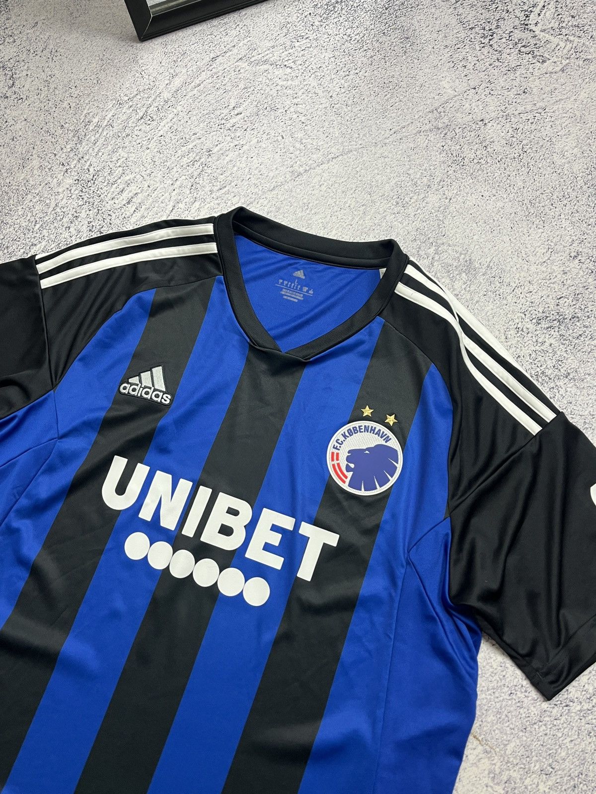 Adidas F.C. KOBENHAVN 2022 Adidas Soccer Jersey Carlsberg Striped Size US L / EU 52-54 / 3 - 4 Thumbnail