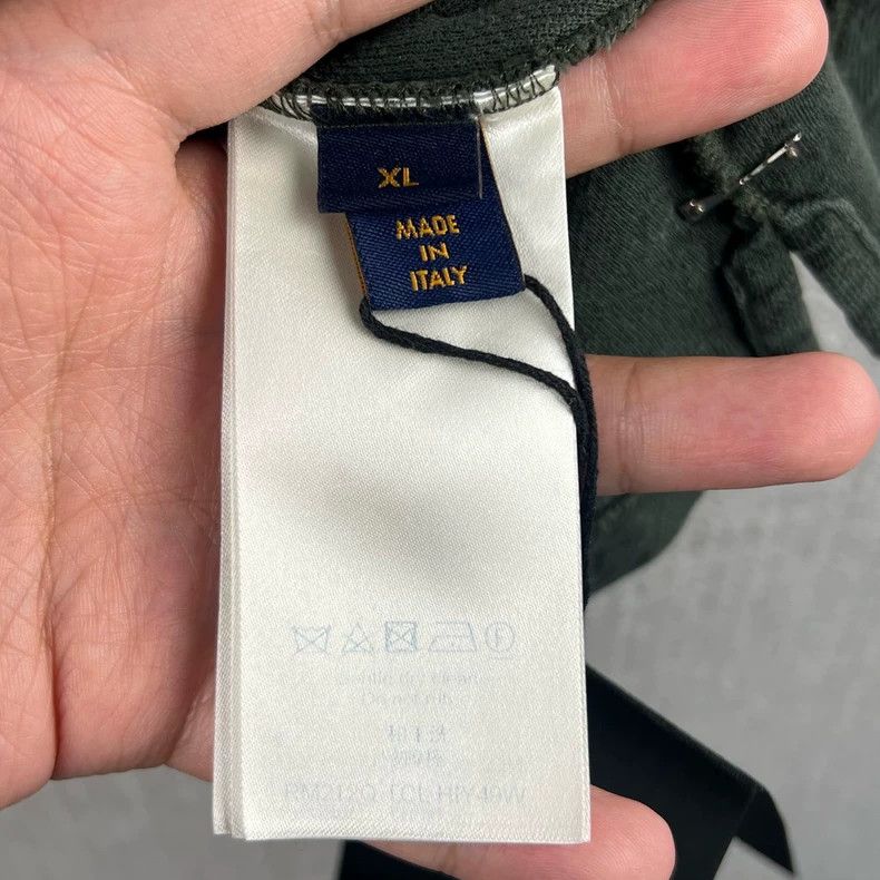 Louis Vuitton Louis Vuitton 3D presbyopic logo pocket round neck short s Size US XL / EU 56 / 4 - 5 Thumbnail