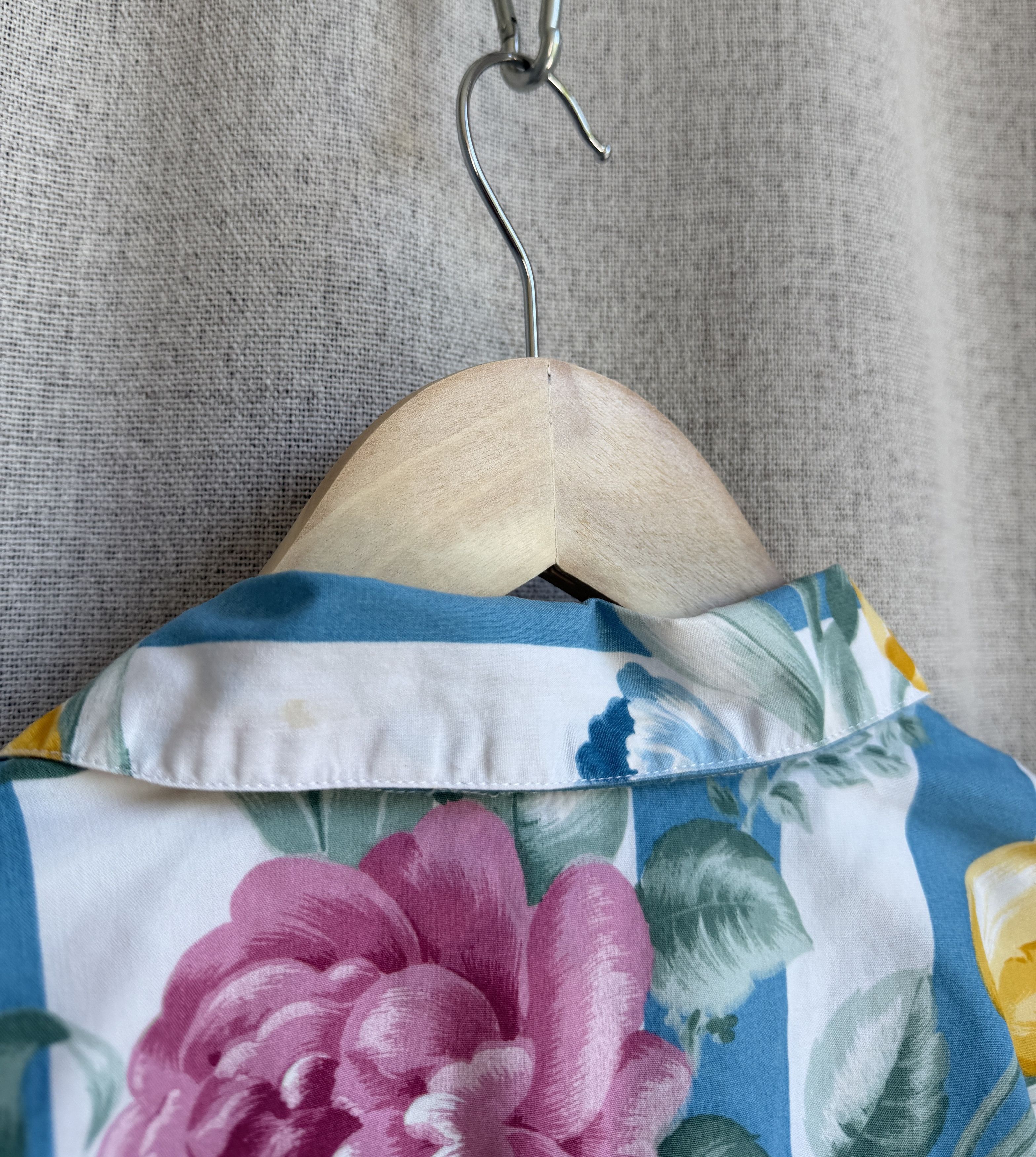 Vintage Vintage 80-90s Hawaiian Floral Graphic Button Up Shirt Size US M / EU 48-50 / 2 - 7 Thumbnail