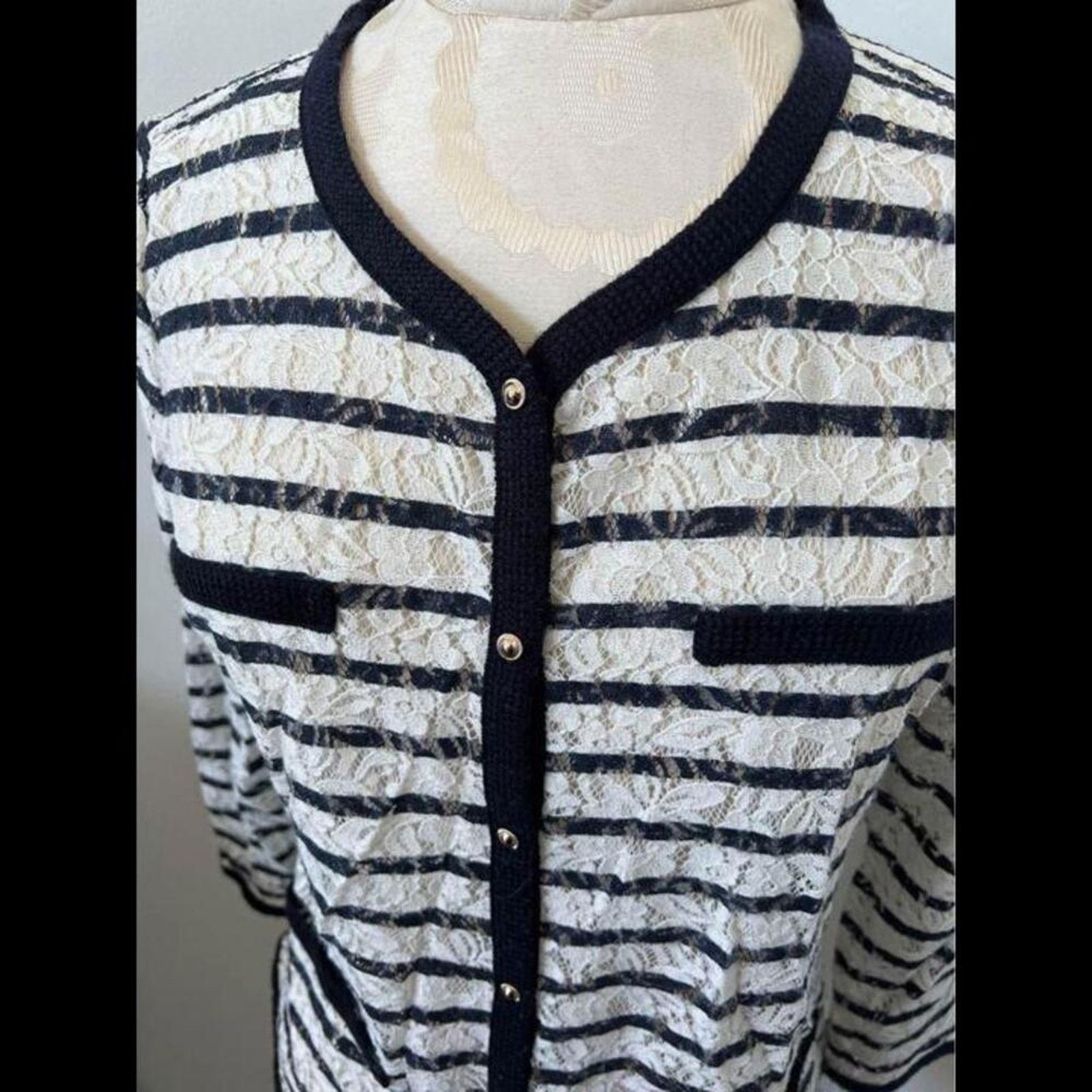 Ann Taylor Ann Taylor Floral Button Up Lace Cardigan Medium Size M / US 6-8 / IT 42-44 - 2 Thumbnail