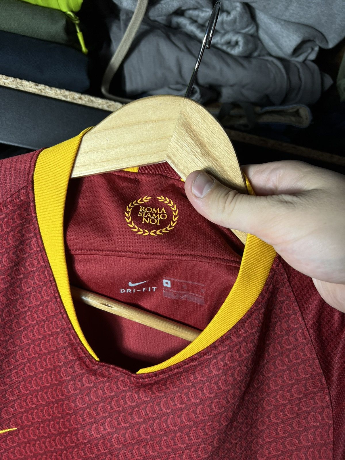 Nike Nike Jersey Youth Qatar Airways 2018 Roma Football Soccer Size US M / EU 48-50 / 2 - 6 Thumbnail