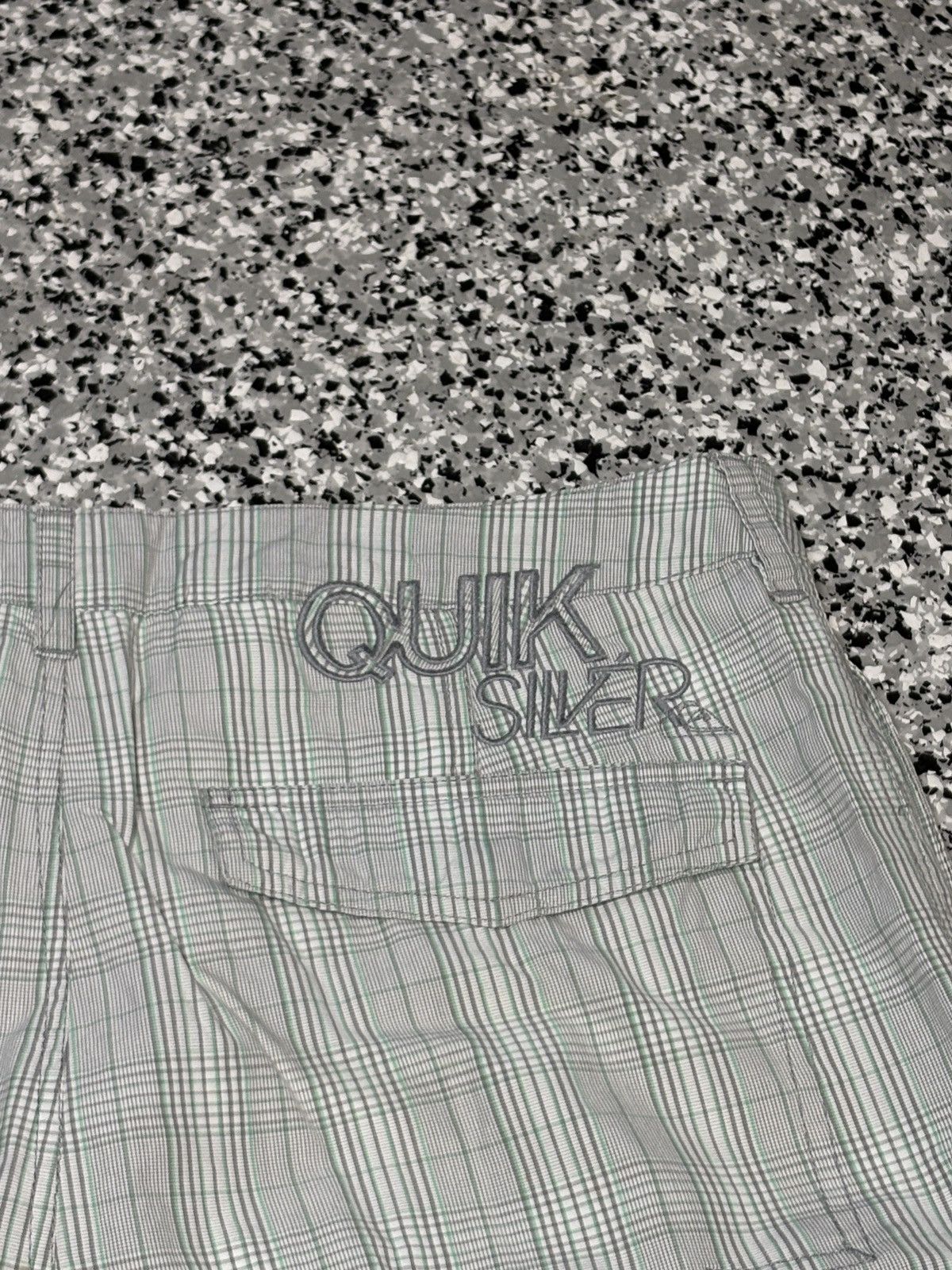 Quiksilver Y2K Quiksilver White/Grey Plaid Relaxed Shorts Size 38 Size US 38 / EU 54 - 4 Thumbnail