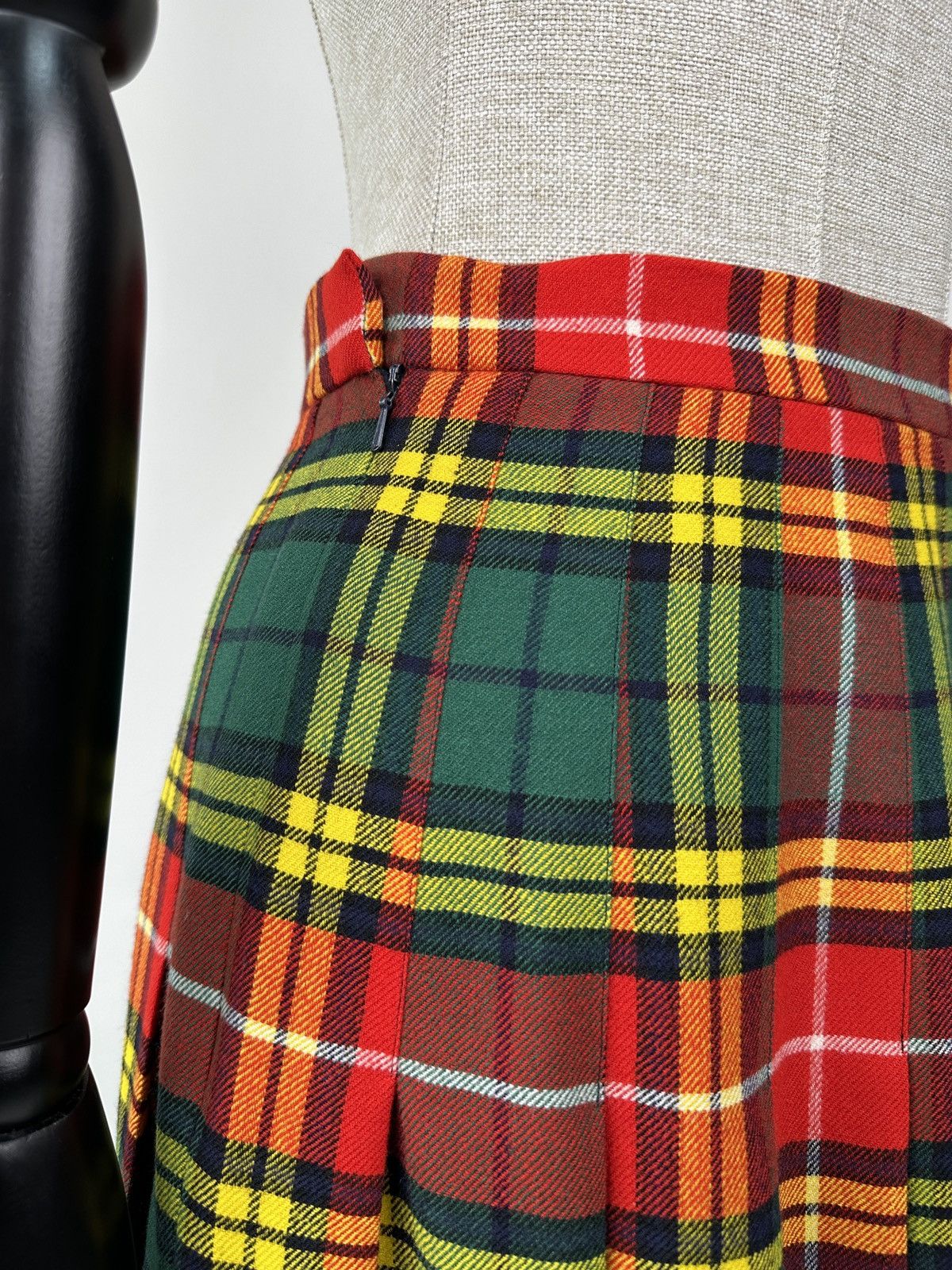 Burberry 90s BURBERRYS 100% Wool Plaid Pleated Long Skirt Multicolor Size 32" / US 10 / IT 46 - 11 Thumbnail