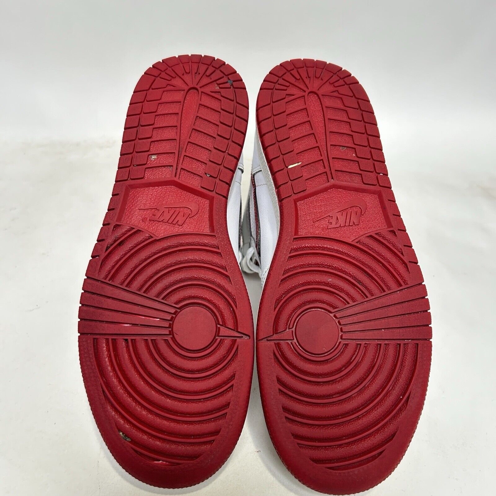Nike Nike Shoes Air Jordan 1 Retro High OG GS “Red Metallic” 2024 Size US 7.5 / IT 37.5 - 7 Thumbnail