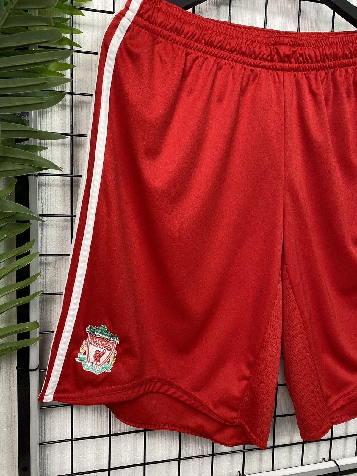 Adidas Liverpool red shorts Adidas XL 2008 2009 Men home kit Size US 36 / EU 52 - 3 Thumbnail