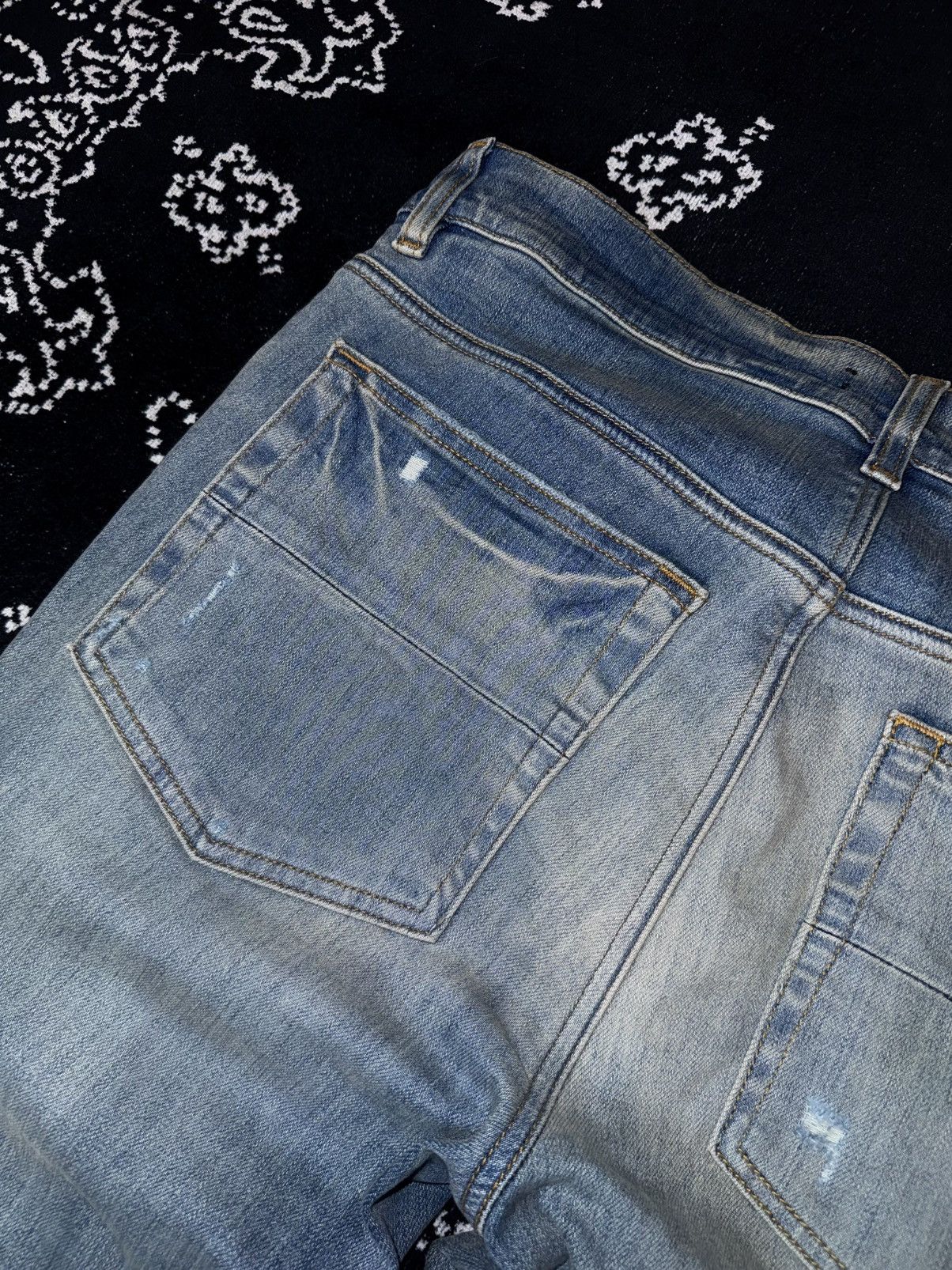 Amiri AMIRI SKELL BONE SCRIPT LOGO JEANS Size US 32 / EU 48 - 18 Thumbnail