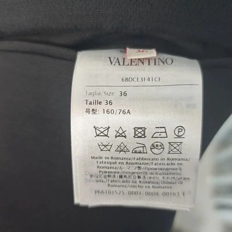 Valentino Valentino Women's Black Wool Blazer Jacket . Size XS / US 0-2 / IT 36-38 - 3 Thumbnail