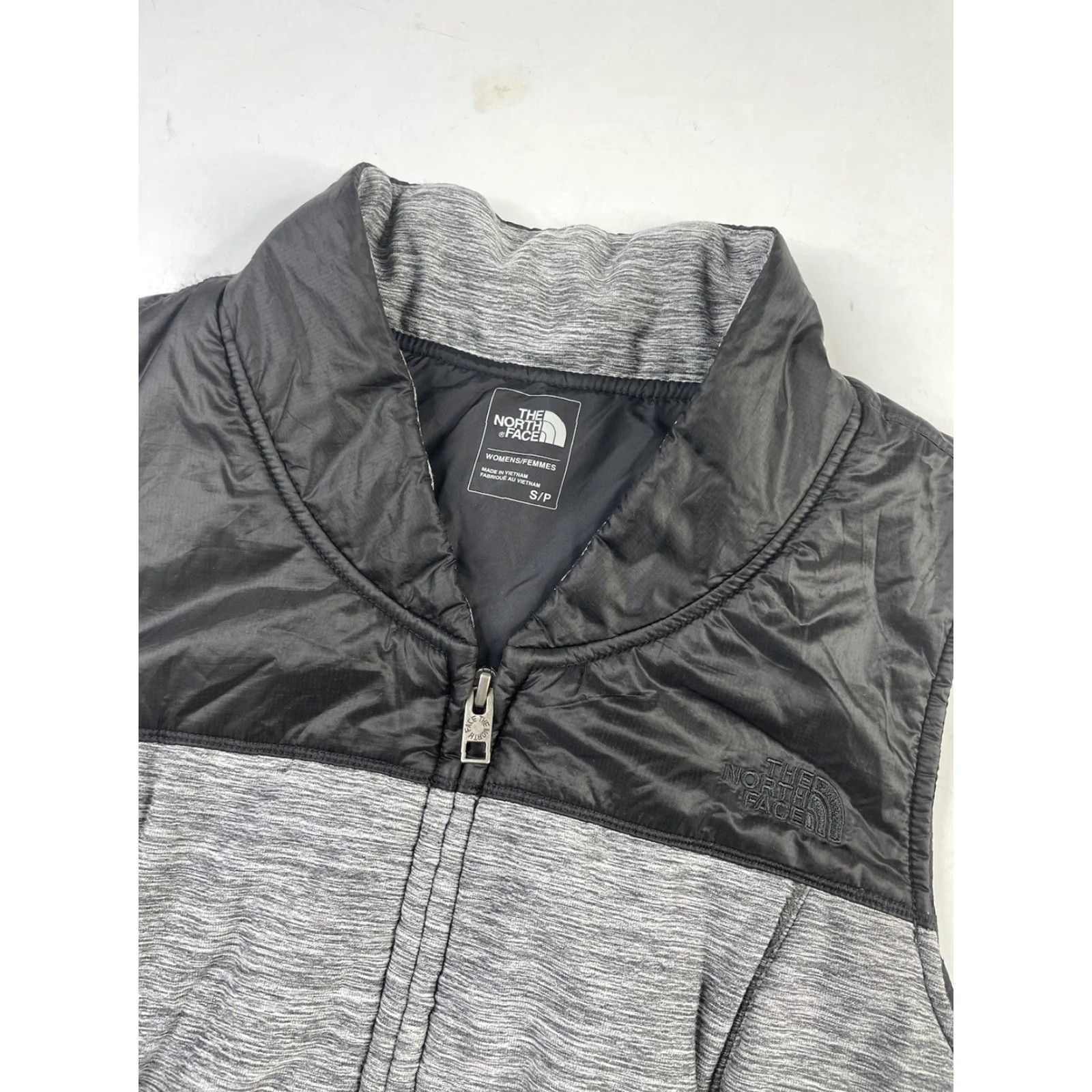 The North Face VINTAGE The North Face TNF Heathered Grey Insulated Quilted Puffer Vest Womens Small Size S / US 4 / IT 40 - 2 Thumbnail