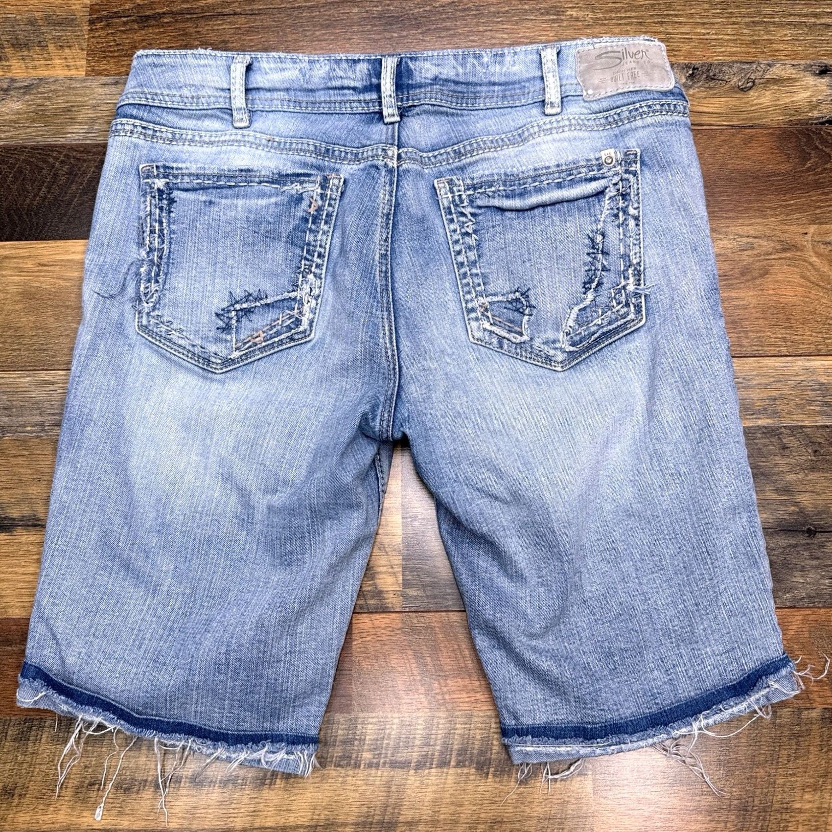 Silver Jeans Co. Silver Jeans Bermuda Shorts Womens W33 L11 Mid Rise Stretch Denim 5-Pocket Blue Cotton Elastane Regular Summer Size 24" / US 00 / IT 34 - 2 Thumbnail
